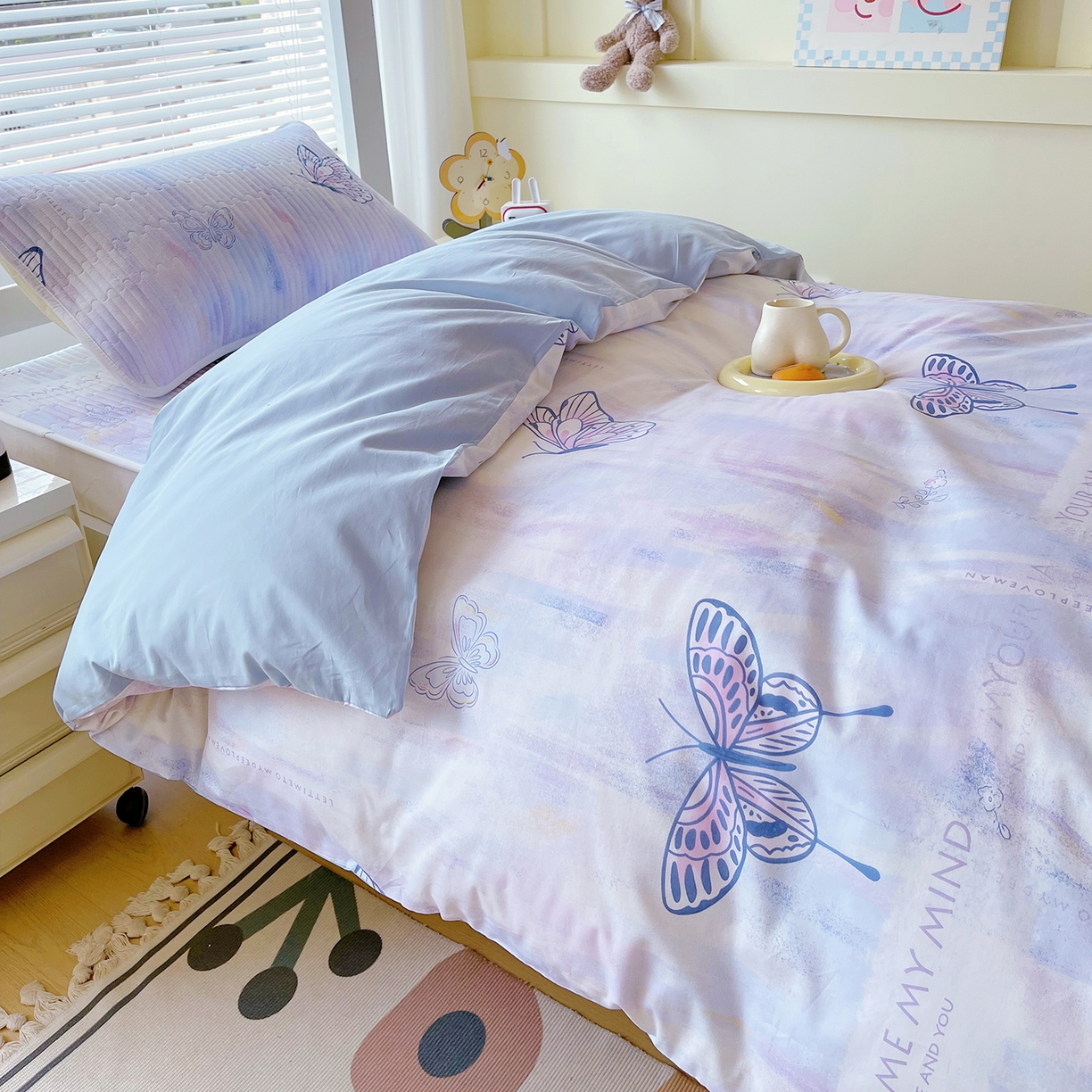 91家纺网 家纺一手货源 找家纺 金鑫汇家纺2025新款A类宿舍全棉印花床盖三件套 梦蝶