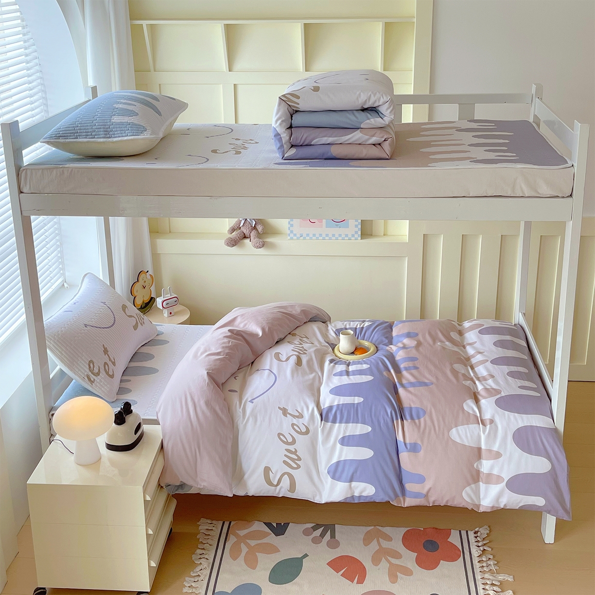 91家纺网 家纺一手货源 找家纺 金鑫汇家纺2025新款A类宿舍全棉印花床盖三件套 奶油粉