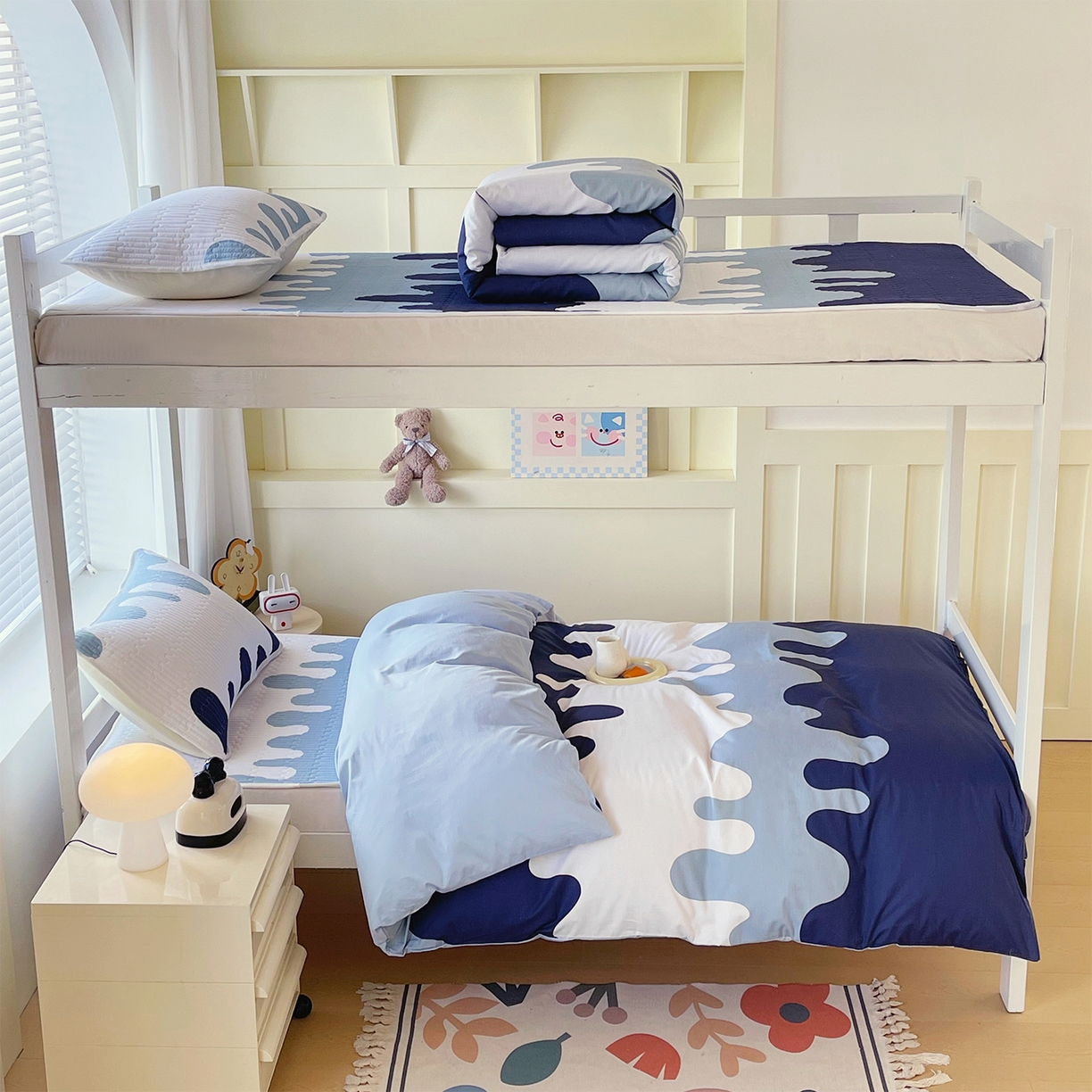 91家纺网 家纺一手货源 找家纺 金鑫汇家纺2025新款A类宿舍全棉印花床盖三件套 奶油蓝