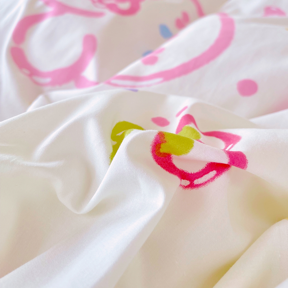 91家纺网 家纺一手货源 找家纺 金鑫汇家纺2025新款A类宿舍全棉印花床盖三件套 奇趣小兔