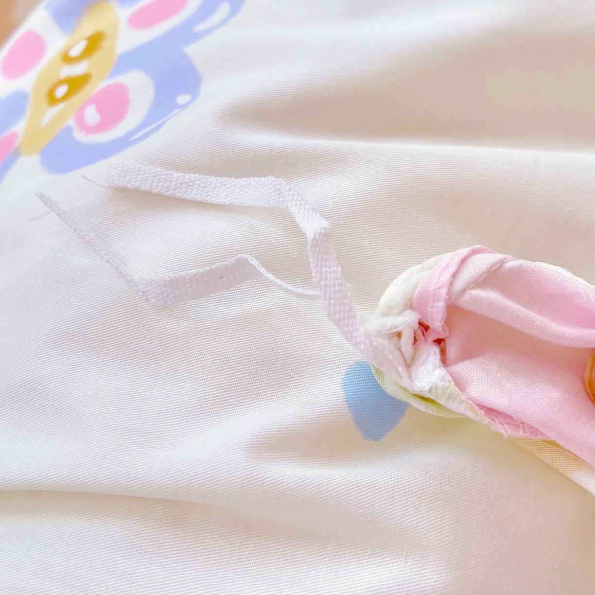 91家纺网 家纺一手货源 找家纺 金鑫汇家纺2025新款A类宿舍全棉印花床盖三件套 奇趣小兔