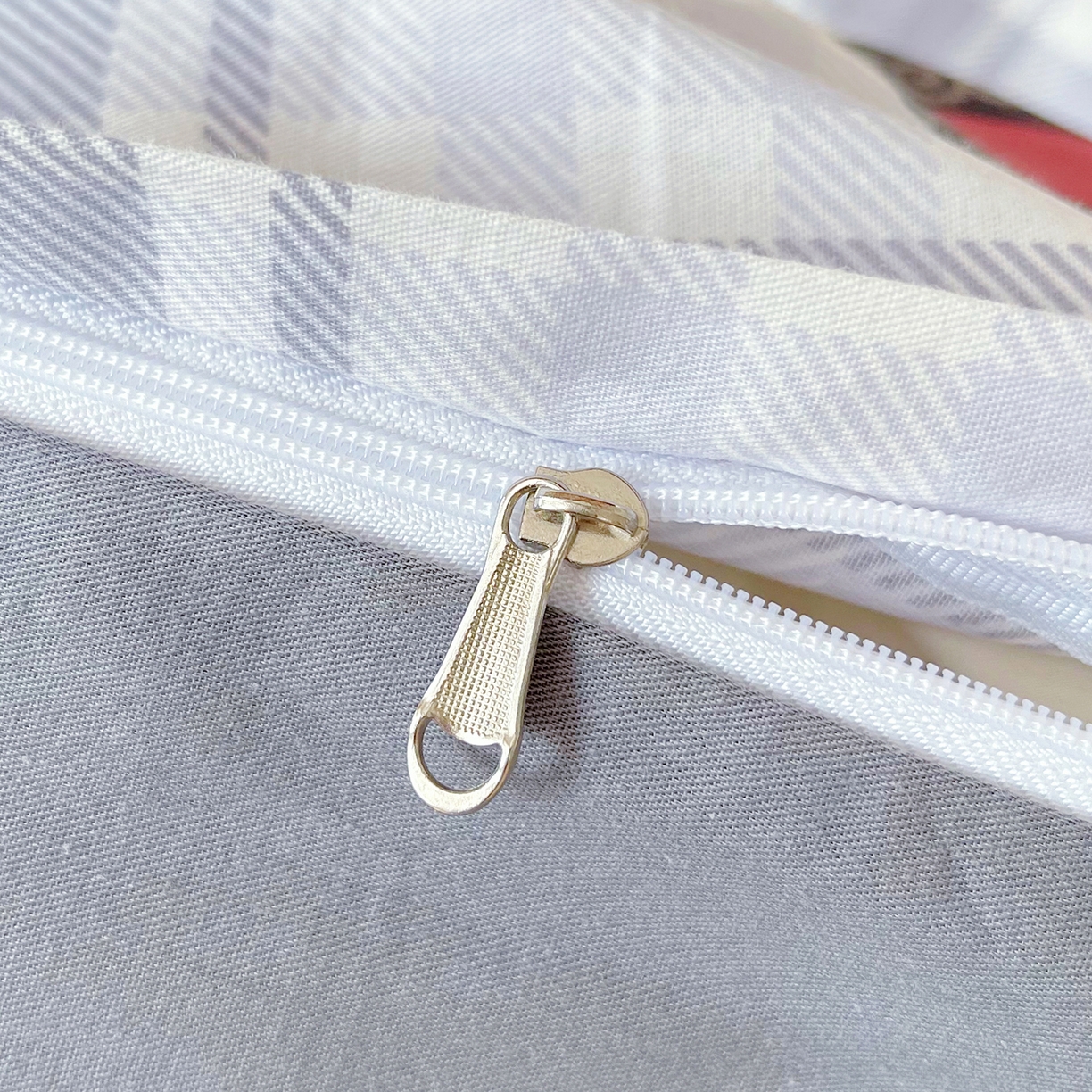 91家纺网 家纺一手货源 找家纺 金鑫汇家纺2025新款A类宿舍全棉印花床盖三件套 无畏申公豹·灰