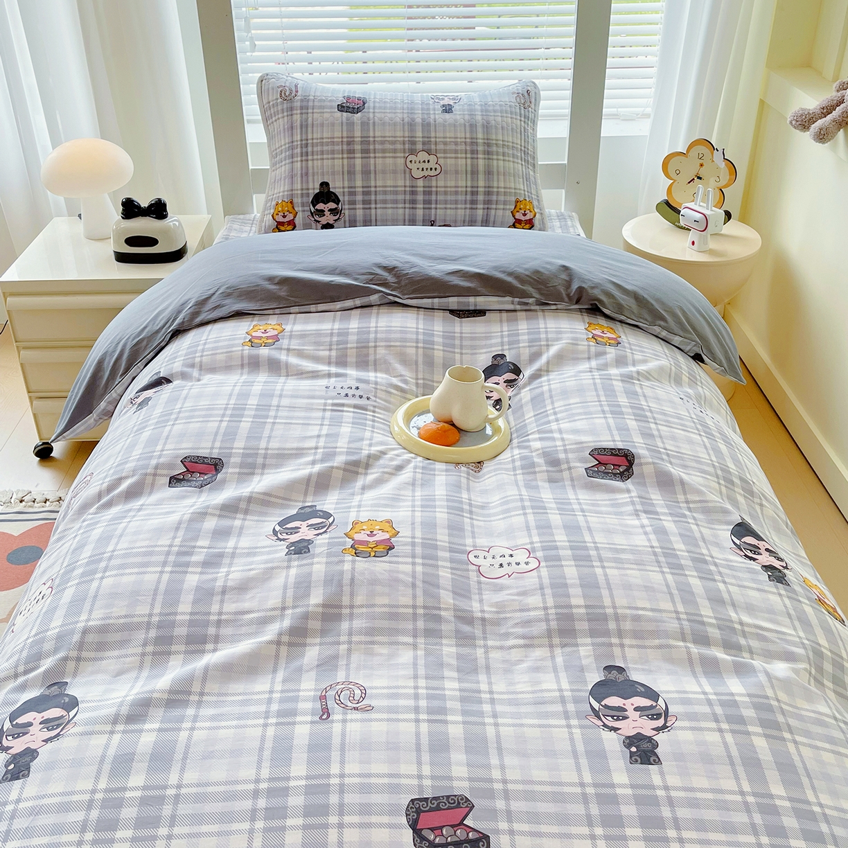 91家纺网 家纺一手货源 找家纺 金鑫汇家纺2025新款A类宿舍全棉印花床盖三件套 无畏申公豹·灰