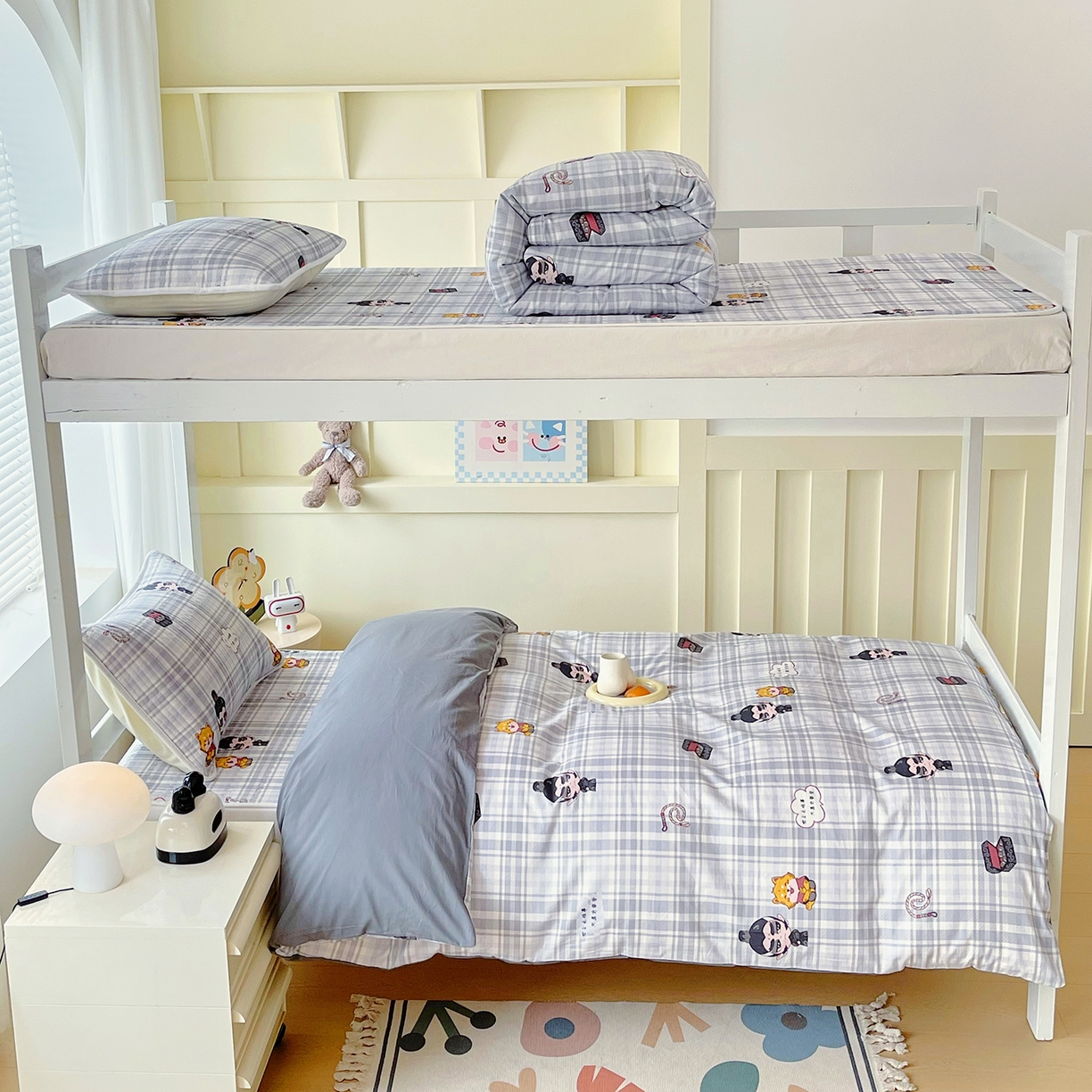 91家纺网 家纺一手货源 找家纺 金鑫汇家纺2025新款A类宿舍全棉印花床盖三件套 无畏申公豹·灰