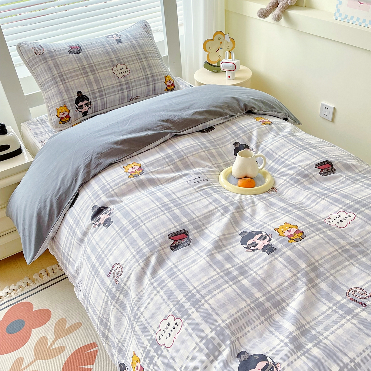 91家纺网 家纺一手货源 找家纺 金鑫汇家纺2025新款A类宿舍全棉印花床盖三件套 无畏申公豹·灰