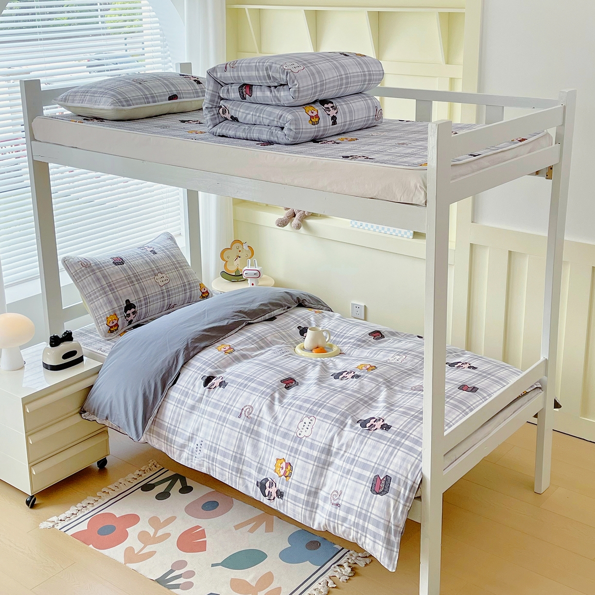 91家纺网 家纺一手货源 找家纺 金鑫汇家纺2025新款A类宿舍全棉印花床盖三件套 无畏申公豹·灰