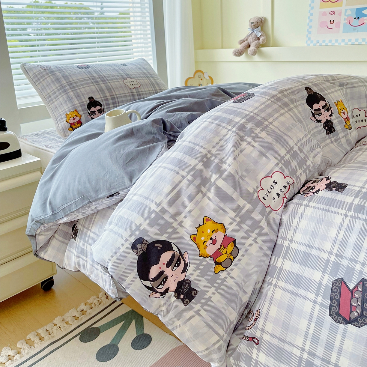 91家纺网 家纺一手货源 找家纺 金鑫汇家纺2025新款A类宿舍全棉印花床盖三件套 无畏申公豹·灰