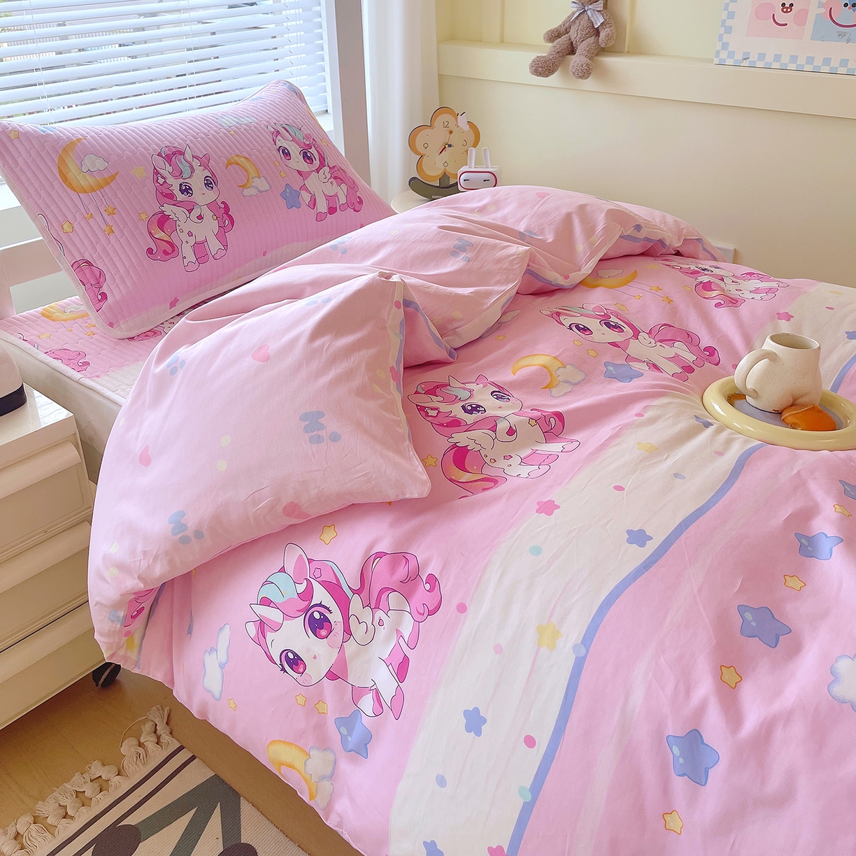 91家纺网 家纺一手货源 找家纺 金鑫汇家纺2025新款A类宿舍全棉印花床盖三件套 小马莉尔