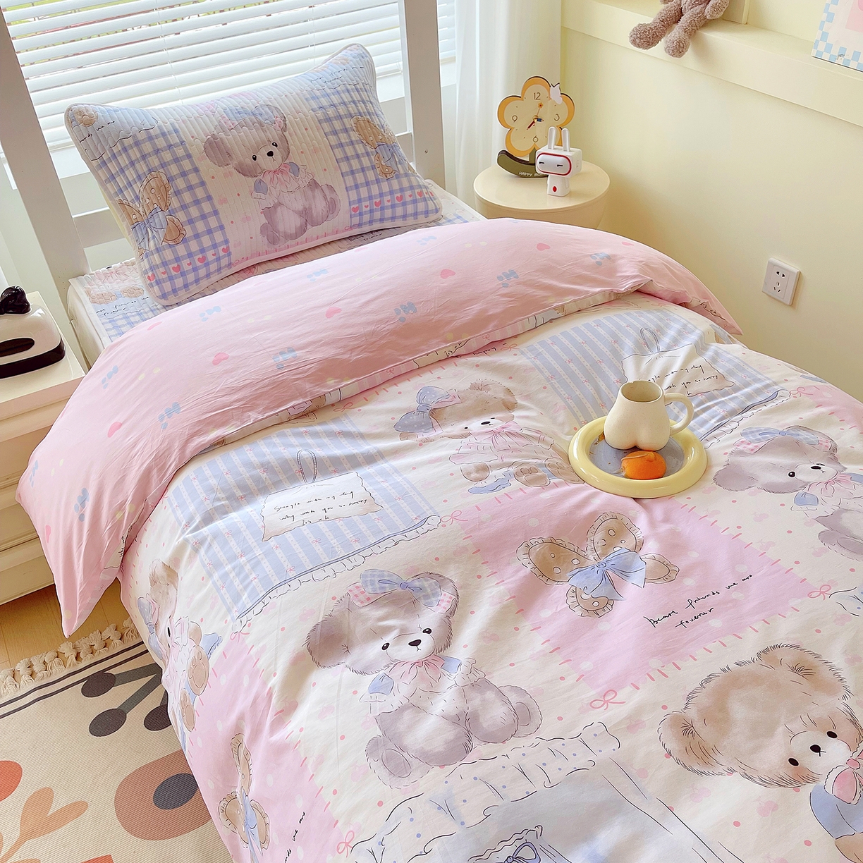 91家纺网 家纺一手货源 找家纺 金鑫汇家纺2025新款A类宿舍全棉印花床盖三件套 熊熊精灵