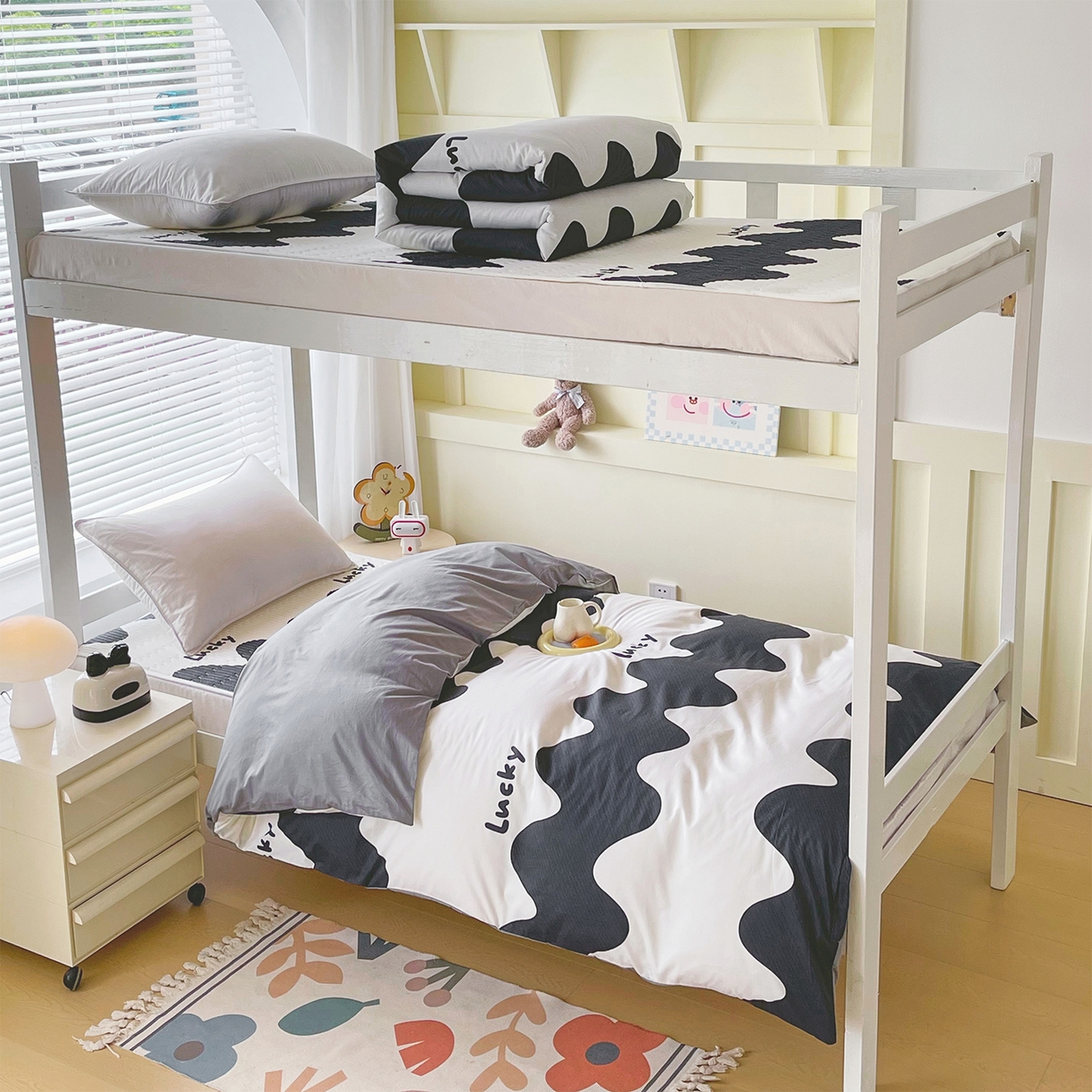 91家纺网 家纺一手货源 找家纺 金鑫汇家纺2025新款全棉纯棉宿舍印花学生宿舍上下铺三件套单被套 波浪世界