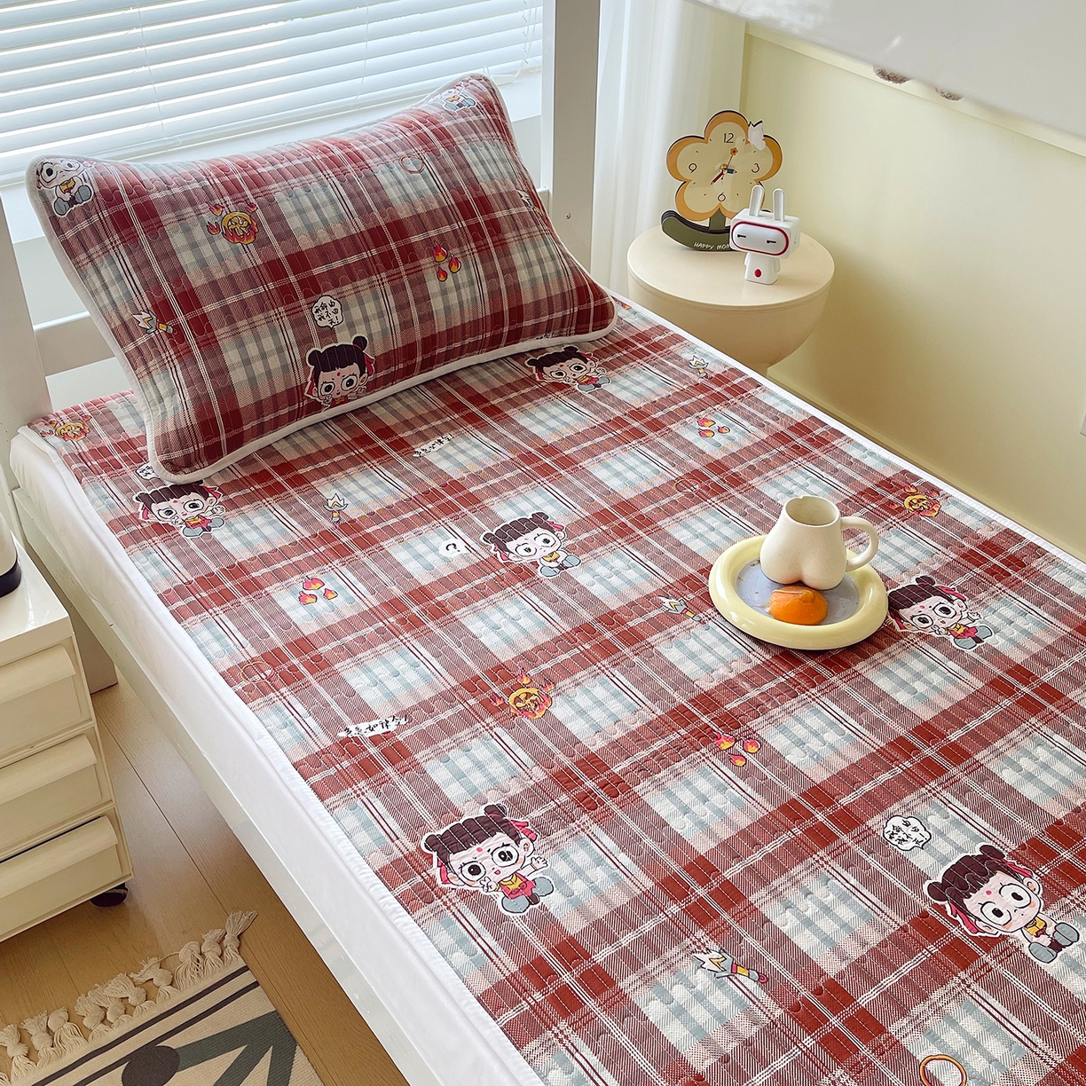 91家纺网 家纺一手货源 找家纺 金鑫汇家纺2025新款A类全棉学生宿舍床盖系列单品 传奇哪吒·棕