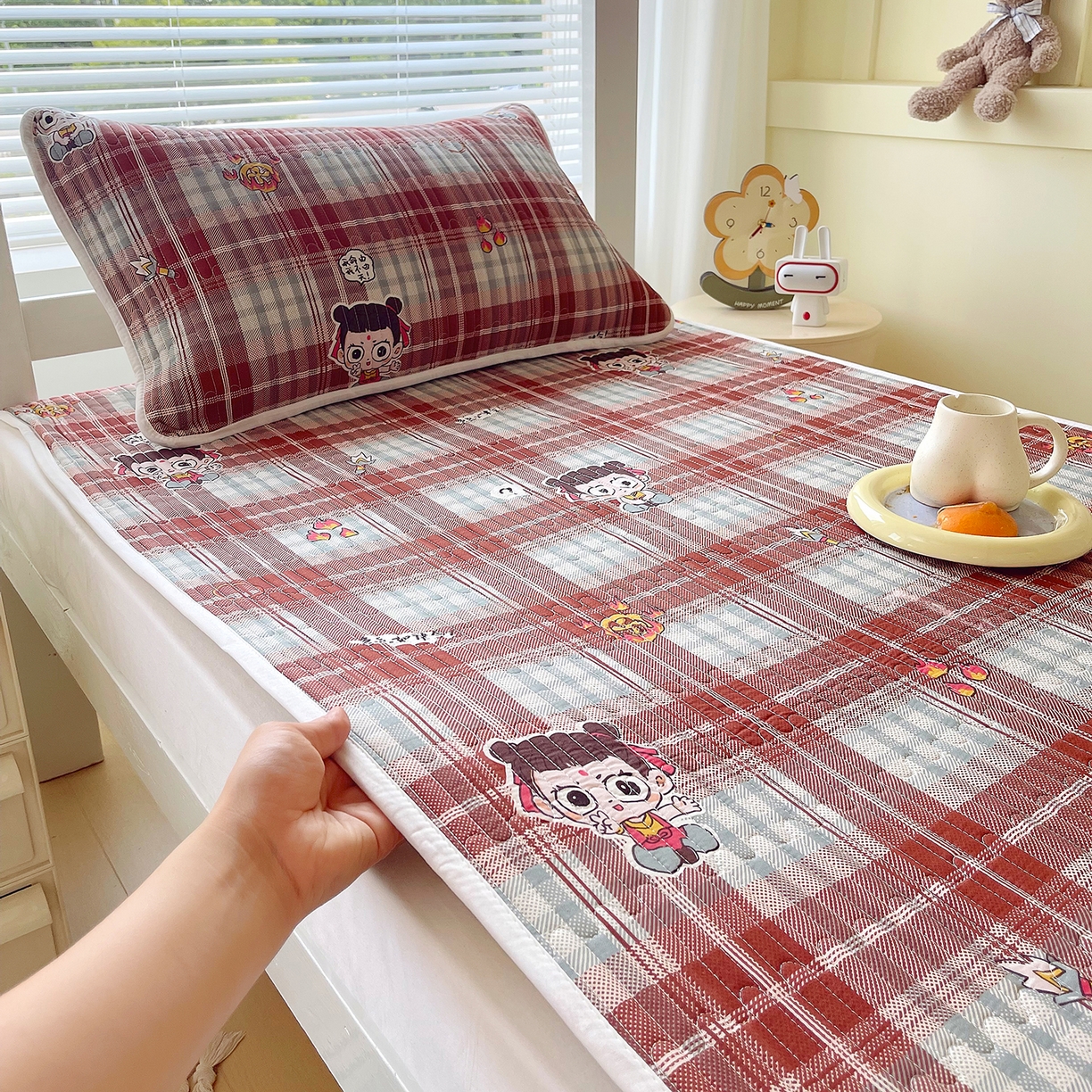 91家纺网 家纺一手货源 找家纺 金鑫汇家纺2025新款A类全棉学生宿舍床盖系列单品 传奇哪吒·棕