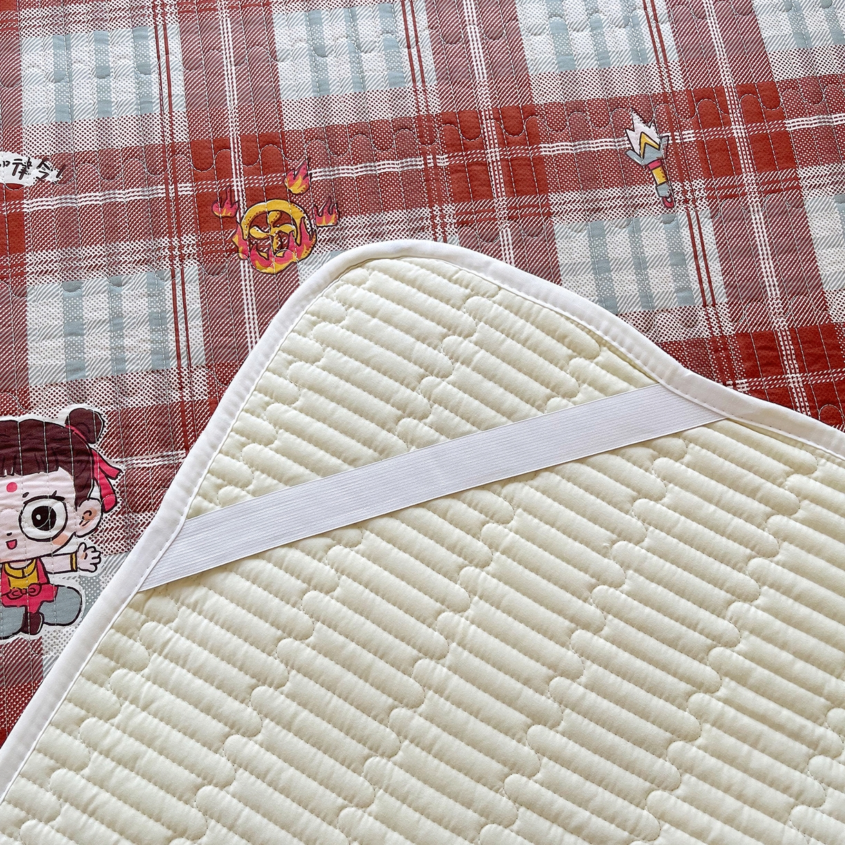 91家纺网 家纺一手货源 找家纺 金鑫汇家纺2025新款A类全棉学生宿舍床盖系列单品 传奇哪吒·棕