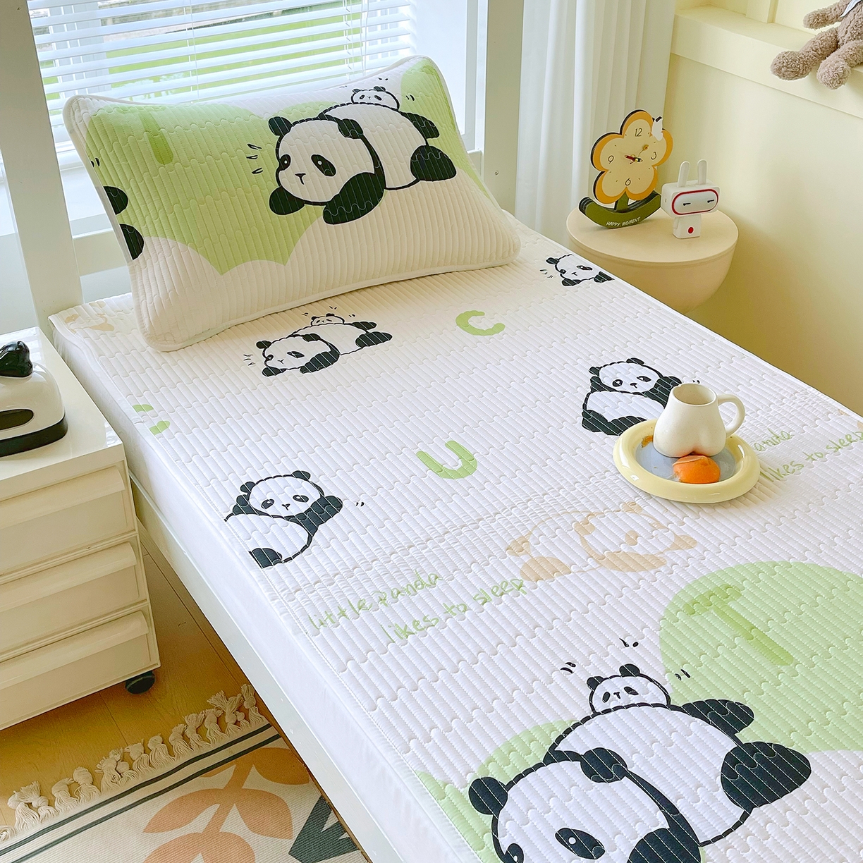 91家纺网 家纺一手货源 找家纺 金鑫汇家纺2025新款A类全棉学生宿舍床盖系列单品 可爱熊猫