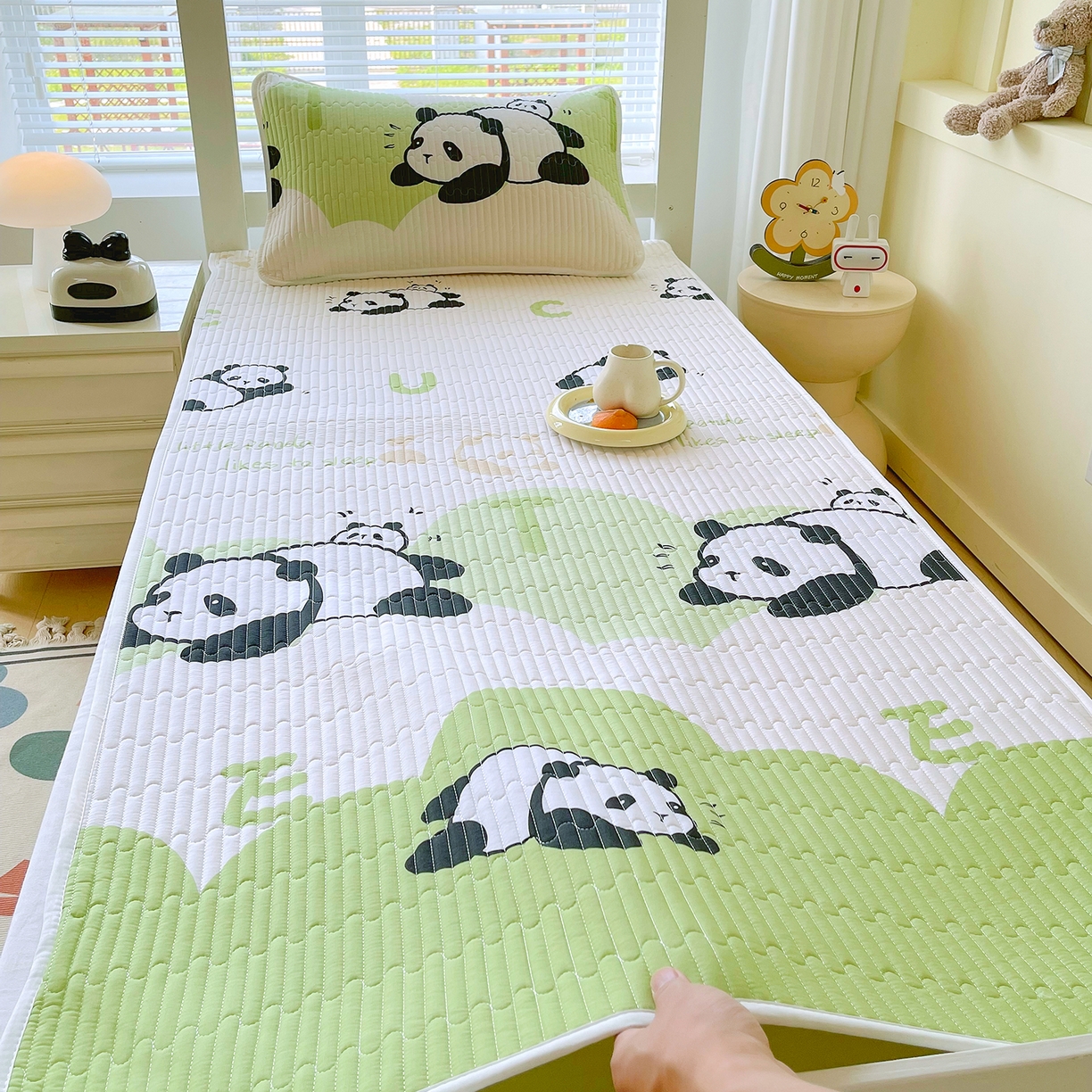 91家纺网 家纺一手货源 找家纺 金鑫汇家纺2025新款A类全棉学生宿舍床盖系列单品 可爱熊猫