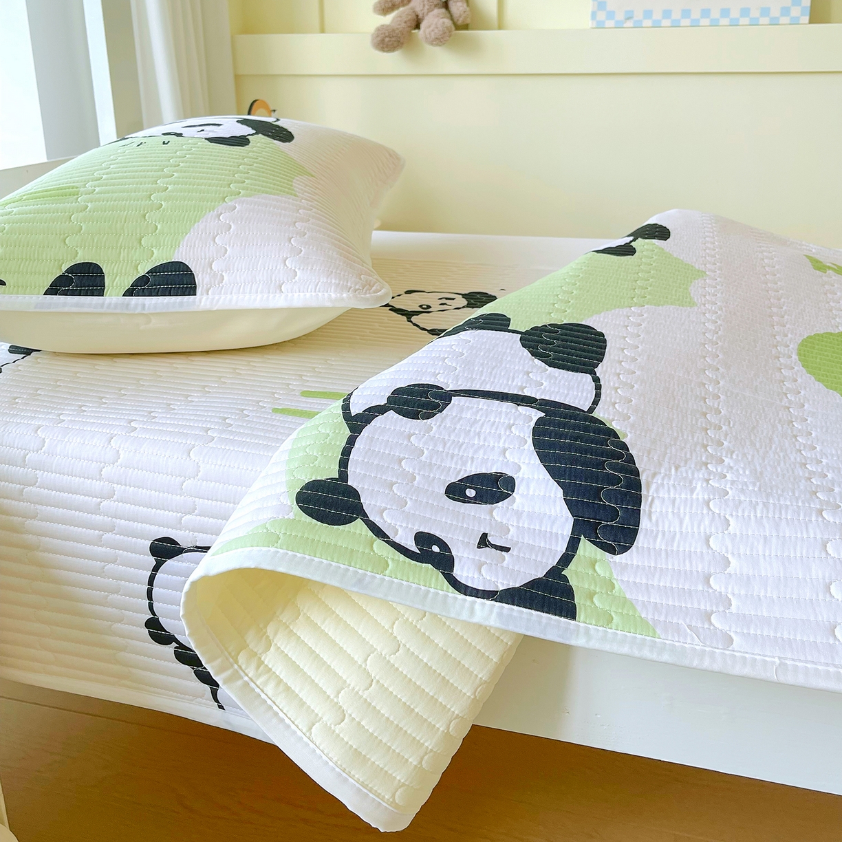 91家纺网 家纺一手货源 找家纺 金鑫汇家纺2025新款A类全棉学生宿舍床盖系列单品 可爱熊猫
