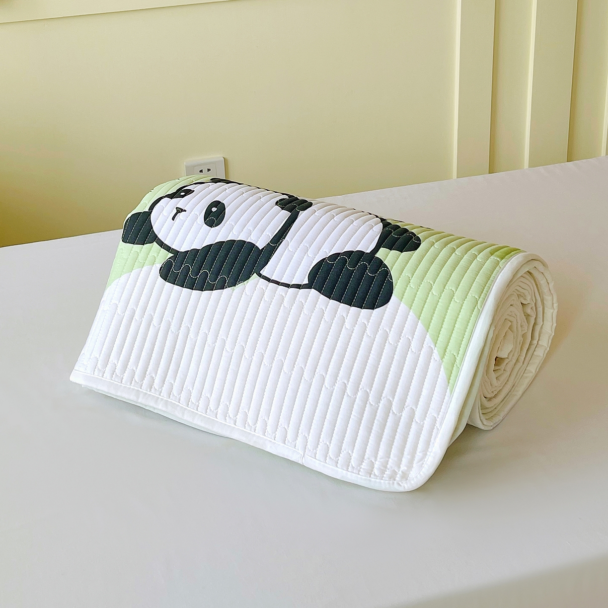 91家纺网 家纺一手货源 找家纺 金鑫汇家纺2025新款A类全棉学生宿舍床盖系列单品 可爱熊猫