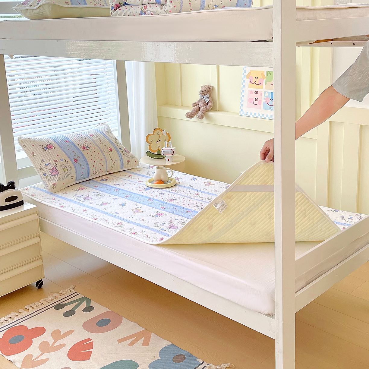 91家纺网 家纺一手货源 找家纺 金鑫汇家纺2025新款A类全棉学生宿舍床盖系列单品 快乐萌兔