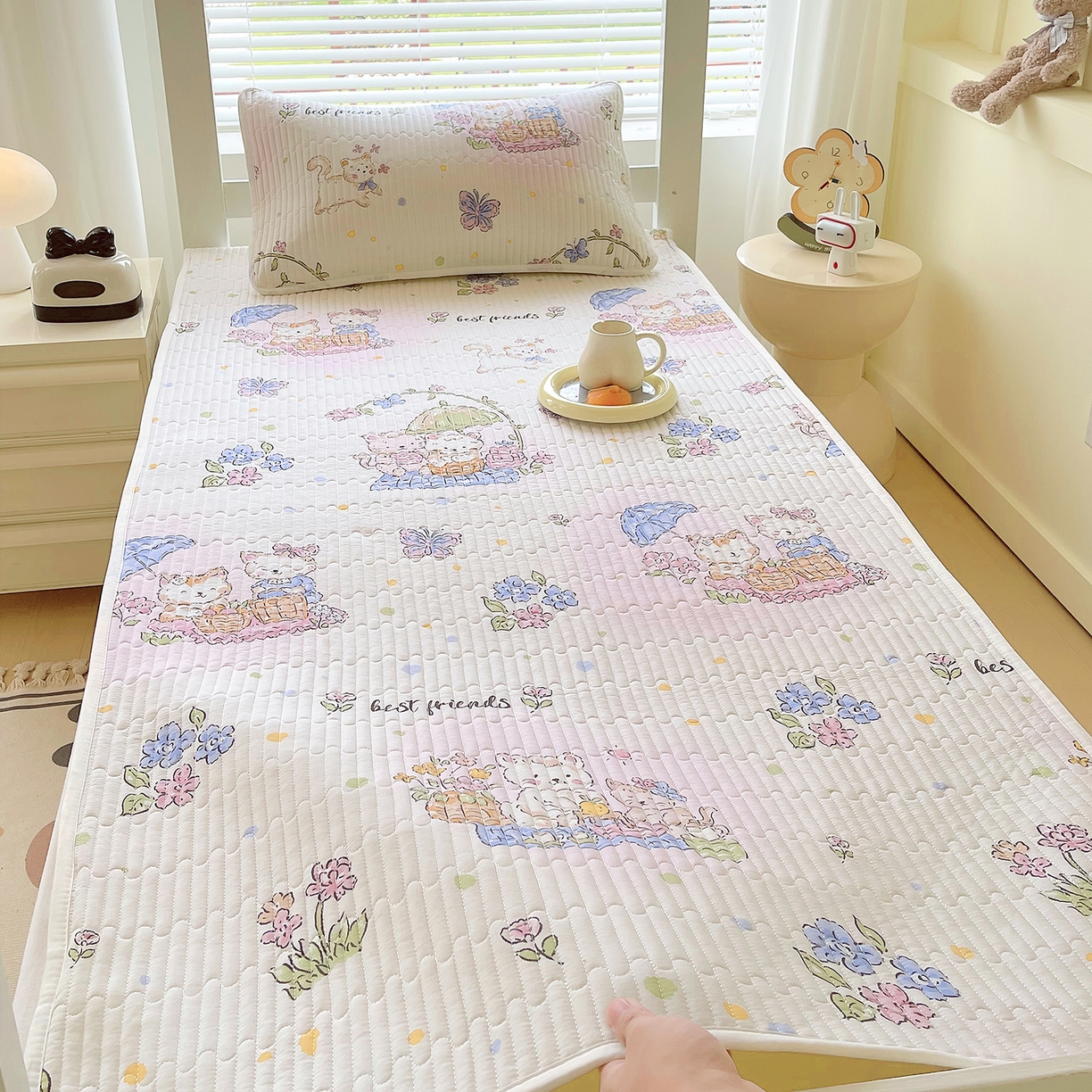 91家纺网 家纺一手货源 找家纺 金鑫汇家纺2025新款A类全棉学生宿舍床盖系列单品 喵喵日记