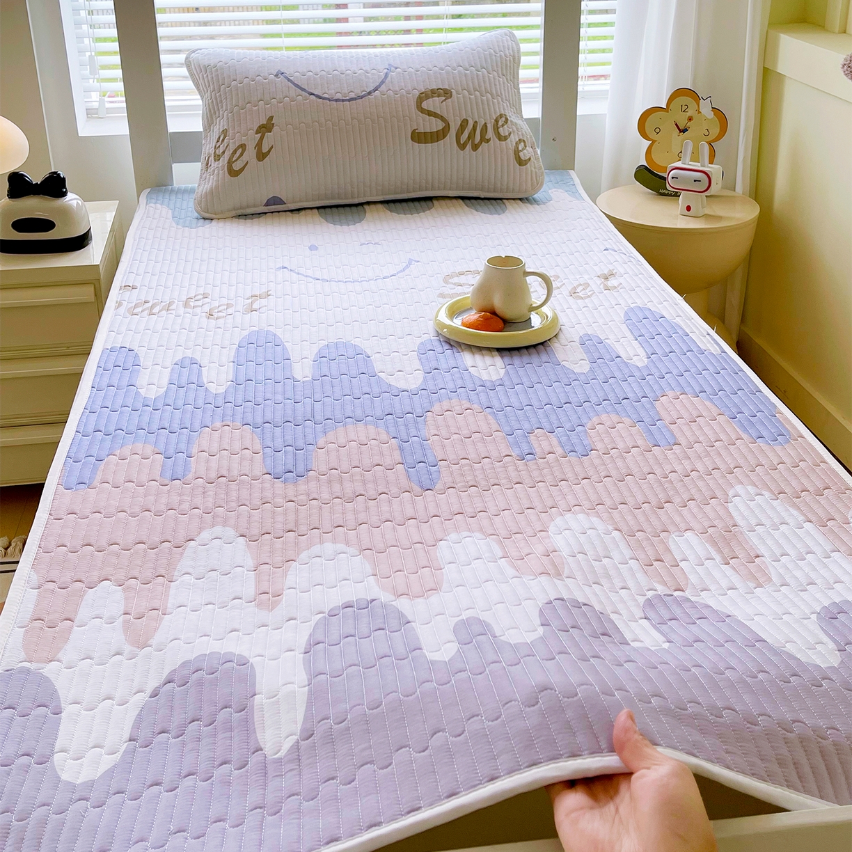 91家纺网 家纺一手货源 找家纺 金鑫汇家纺2025新款A类全棉学生宿舍床盖系列单品 奶油粉