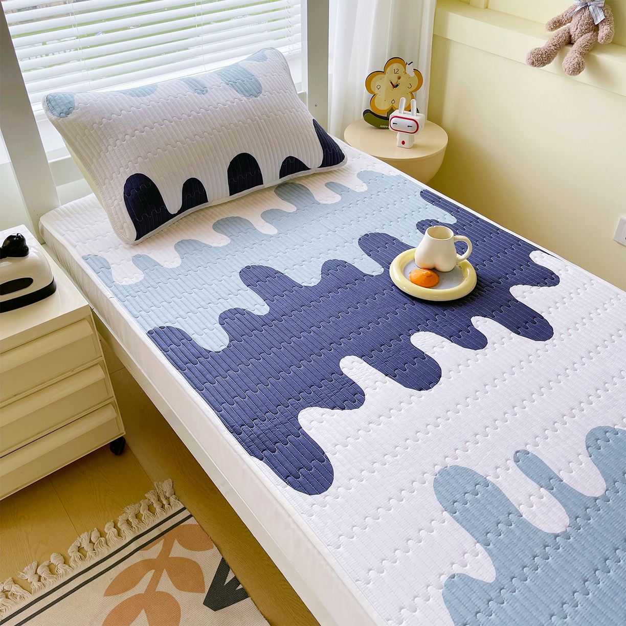 91家纺网 家纺一手货源 找家纺 金鑫汇家纺2025新款A类全棉学生宿舍床盖系列单品 奶油蓝