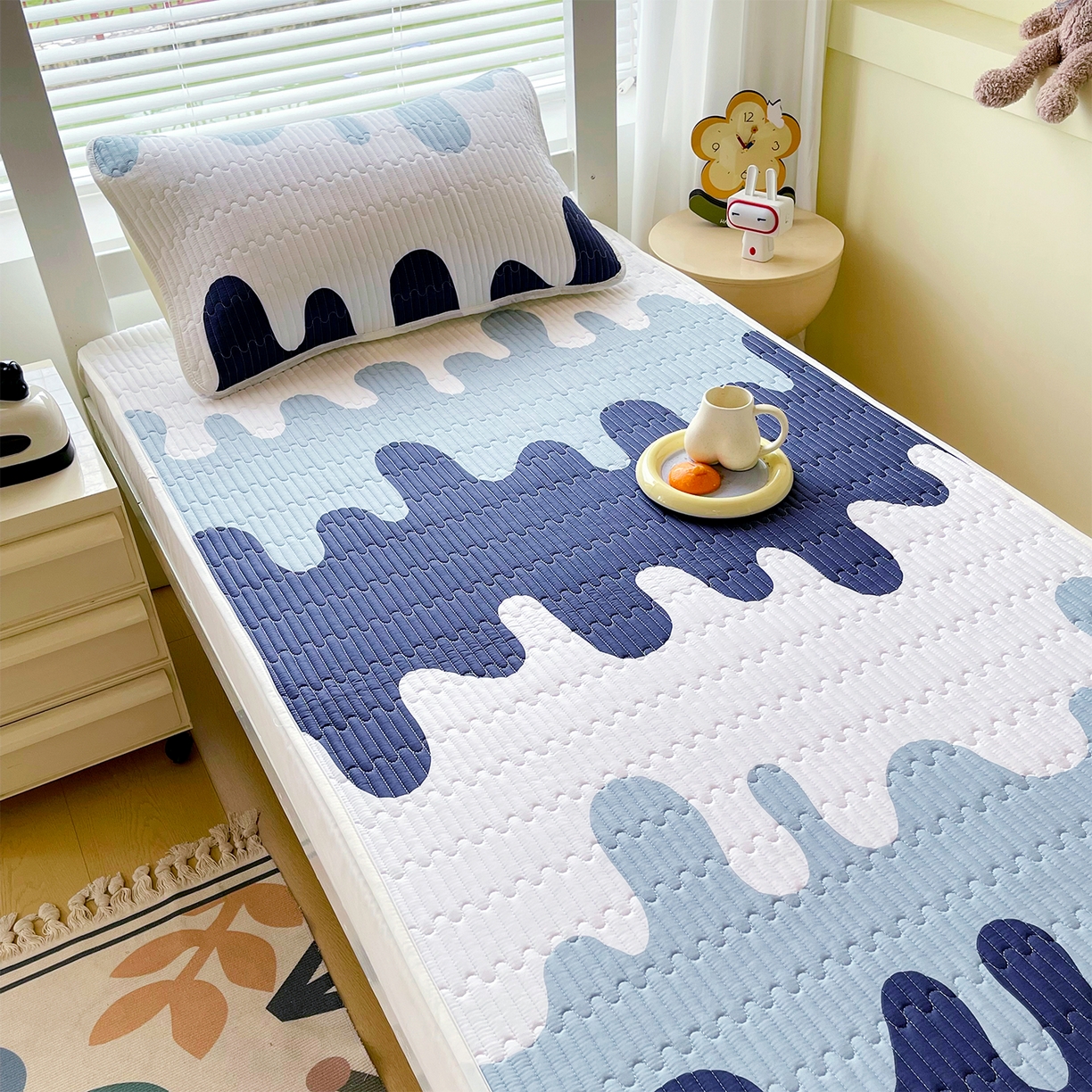 91家纺网 家纺一手货源 找家纺 金鑫汇家纺2025新款A类全棉学生宿舍床盖系列单品 奶油蓝