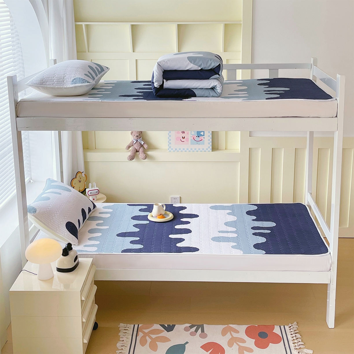 91家纺网 家纺一手货源 找家纺 金鑫汇家纺2025新款A类全棉学生宿舍床盖系列单品 奶油蓝