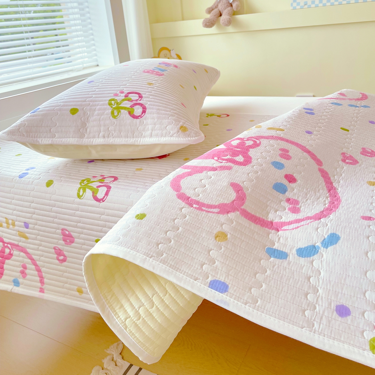 91家纺网 家纺一手货源 找家纺 金鑫汇家纺2025新款A类全棉学生宿舍床盖系列单品 奇趣小兔