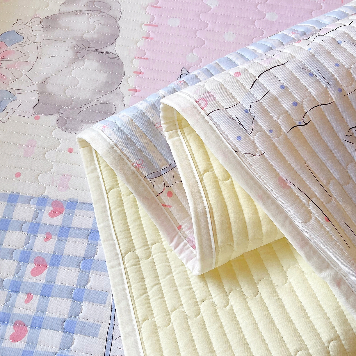 91家纺网 家纺一手货源 找家纺 金鑫汇家纺2025新款A类全棉学生宿舍床盖系列单品 熊熊精灵