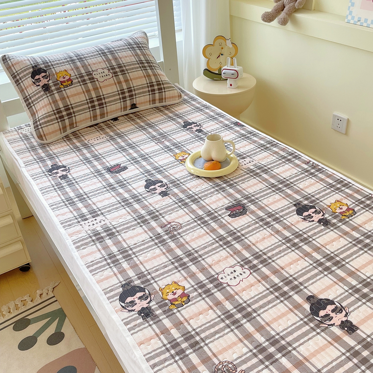 91家纺网 家纺一手货源 找家纺 金鑫汇家纺2025新款A类全棉学生宿舍床盖系列单品 无畏申公豹·咖