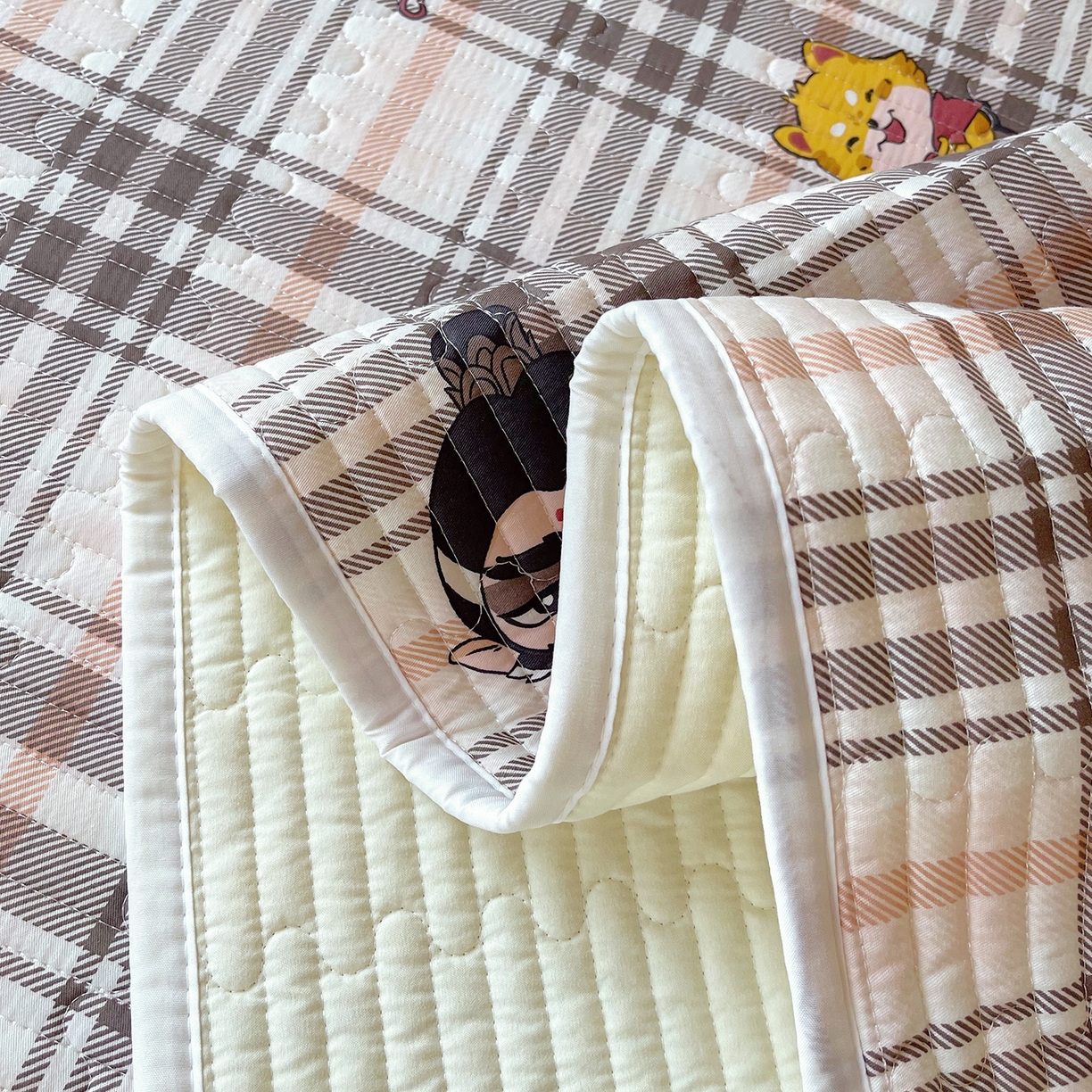 91家纺网 家纺一手货源 找家纺 金鑫汇家纺2025新款A类全棉学生宿舍床盖系列单品 无畏申公豹·咖