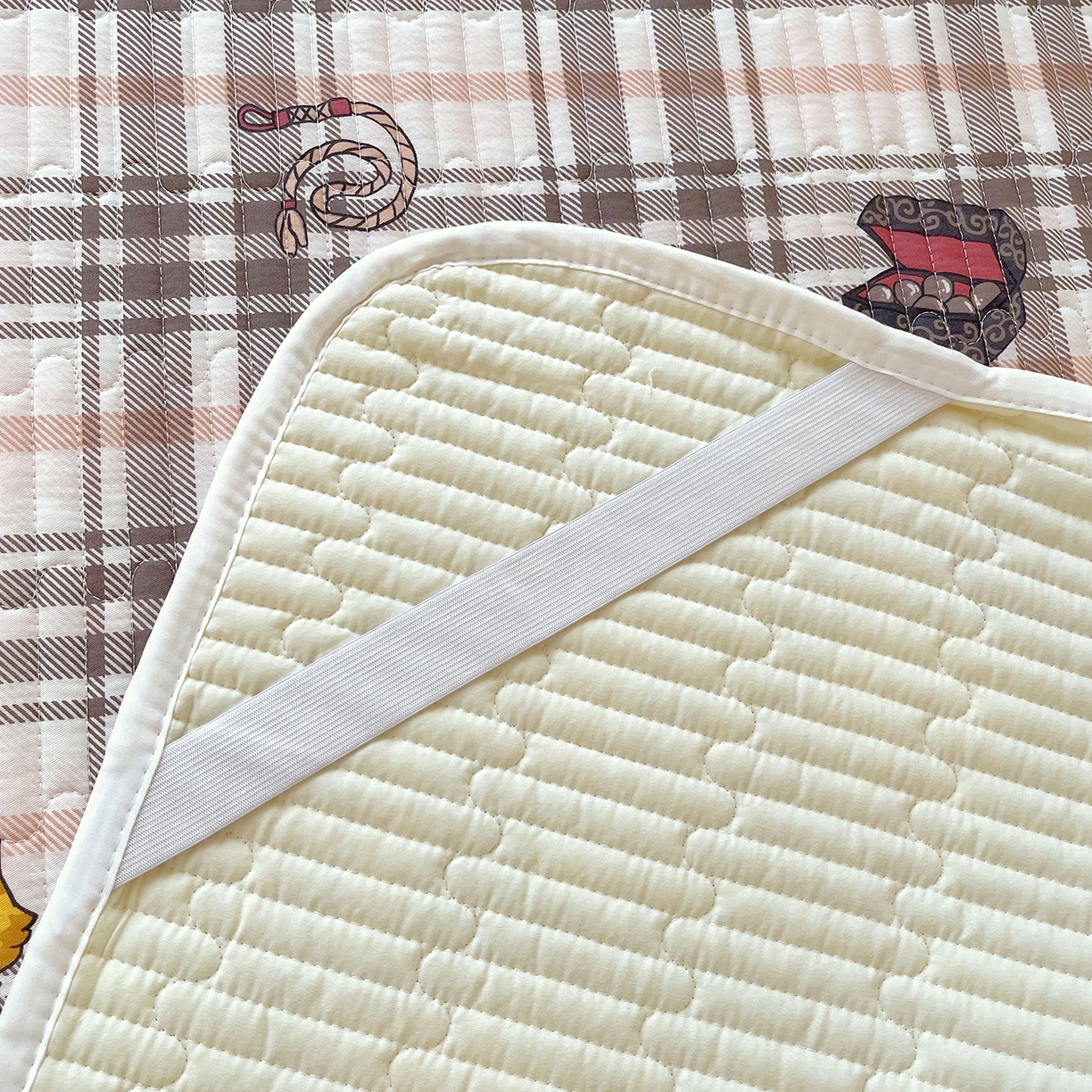 91家纺网 家纺一手货源 找家纺 金鑫汇家纺2025新款A类全棉学生宿舍床盖系列单品 无畏申公豹·咖