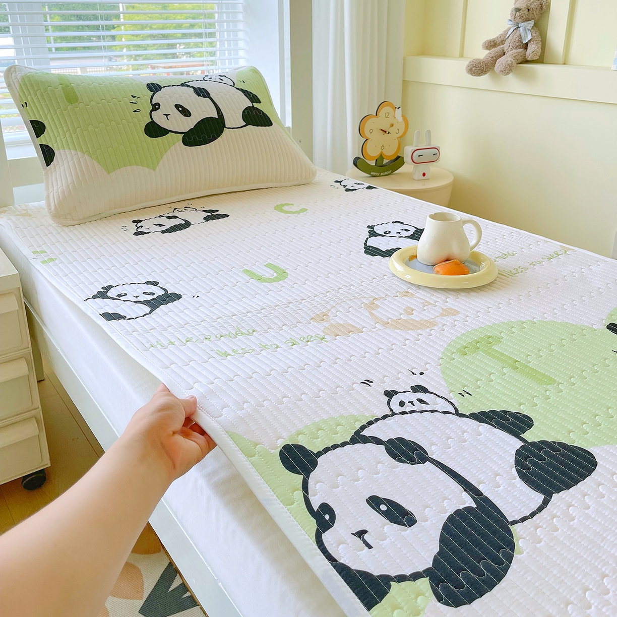 91家纺网 家纺一手货源 找家纺 金鑫汇家纺2025新款A类学生宿舍枕套系列单品 可爱熊猫