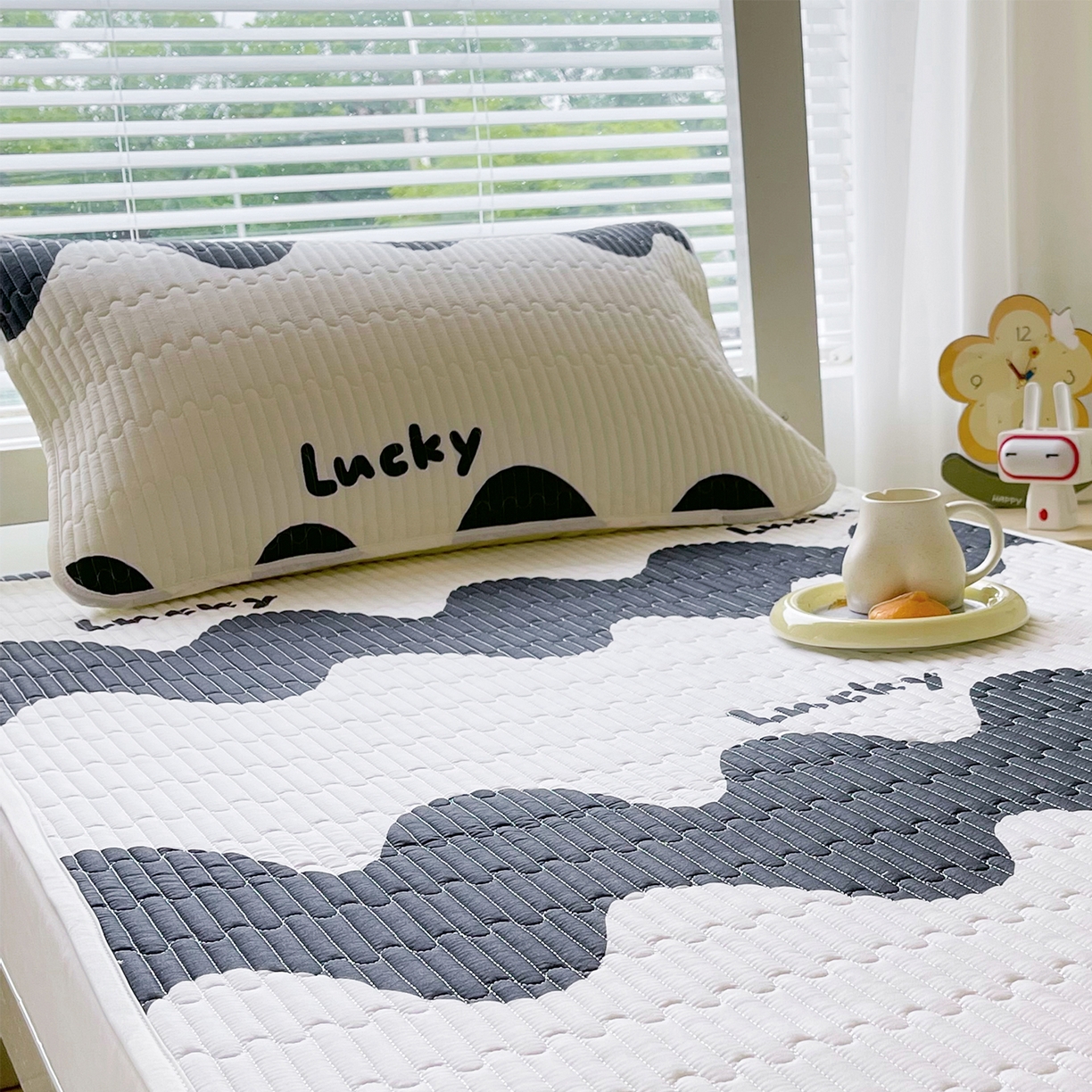 91家纺网 家纺一手货源 找家纺 金鑫汇家纺2025新款A类学生宿舍枕套系列单品 波浪世界