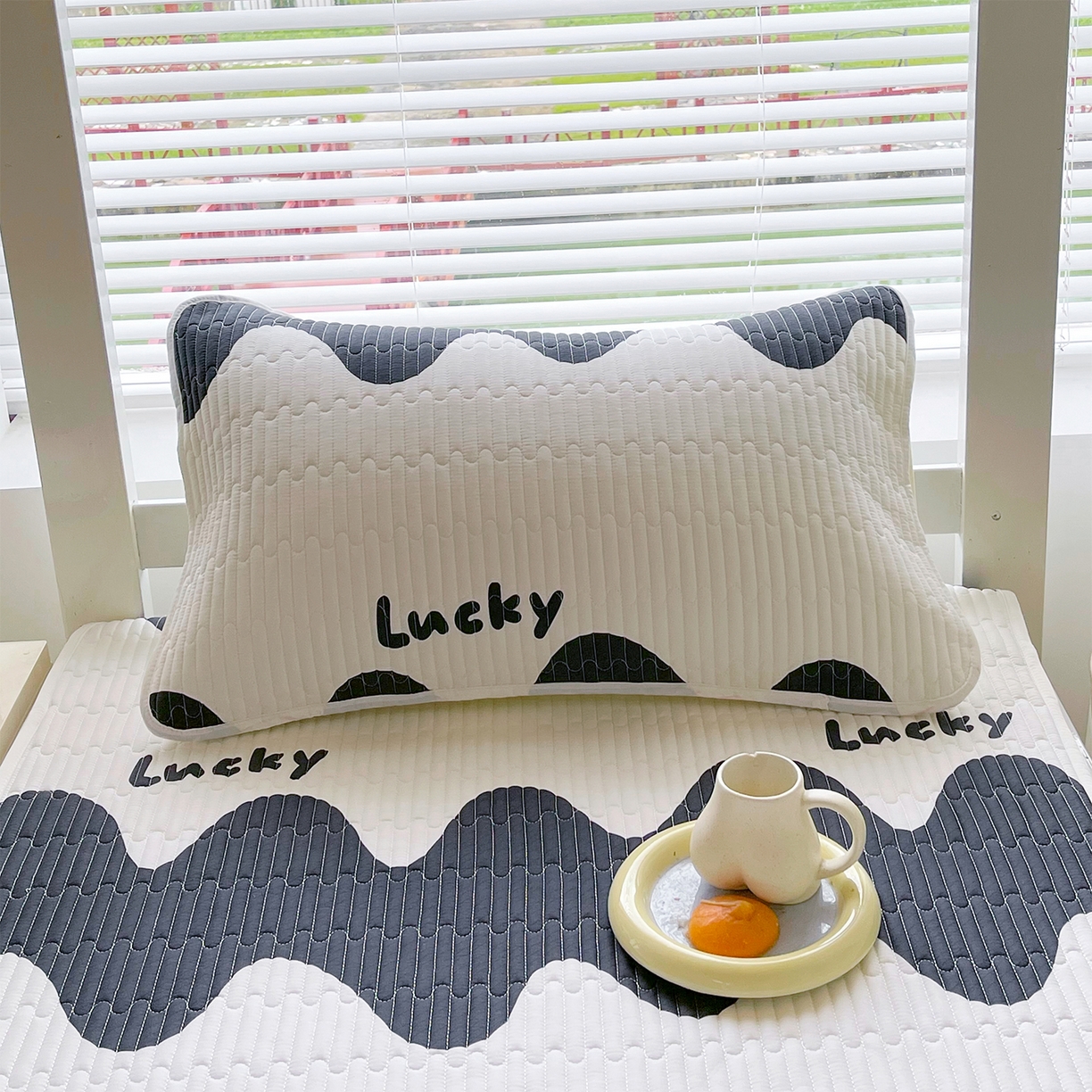 金鑫汇家纺2025新款A类学生宿舍枕套系列单品 波浪世界