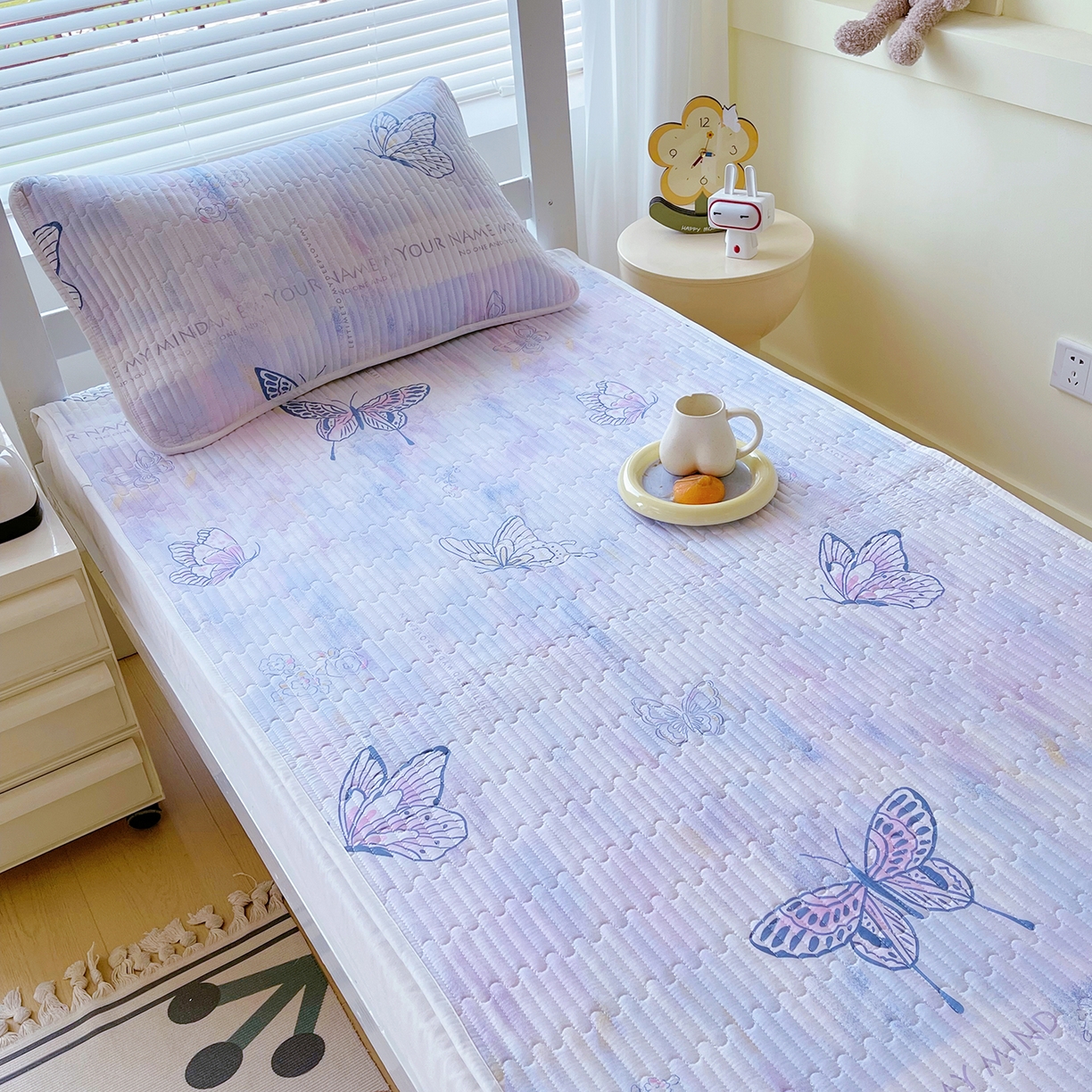 91家纺网 家纺一手货源 找家纺 金鑫汇家纺2025新款A类学生宿舍枕套系列单品 梦蝶