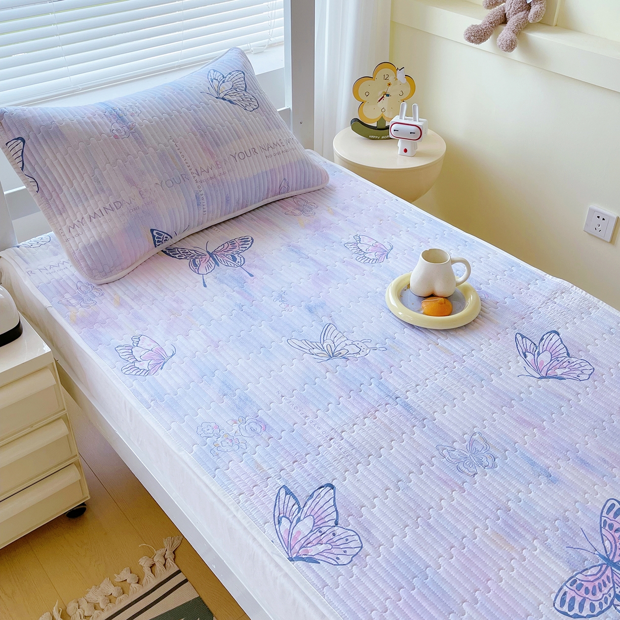 91家纺网 家纺一手货源 找家纺 金鑫汇家纺2025新款A类学生宿舍枕套系列单品 梦蝶