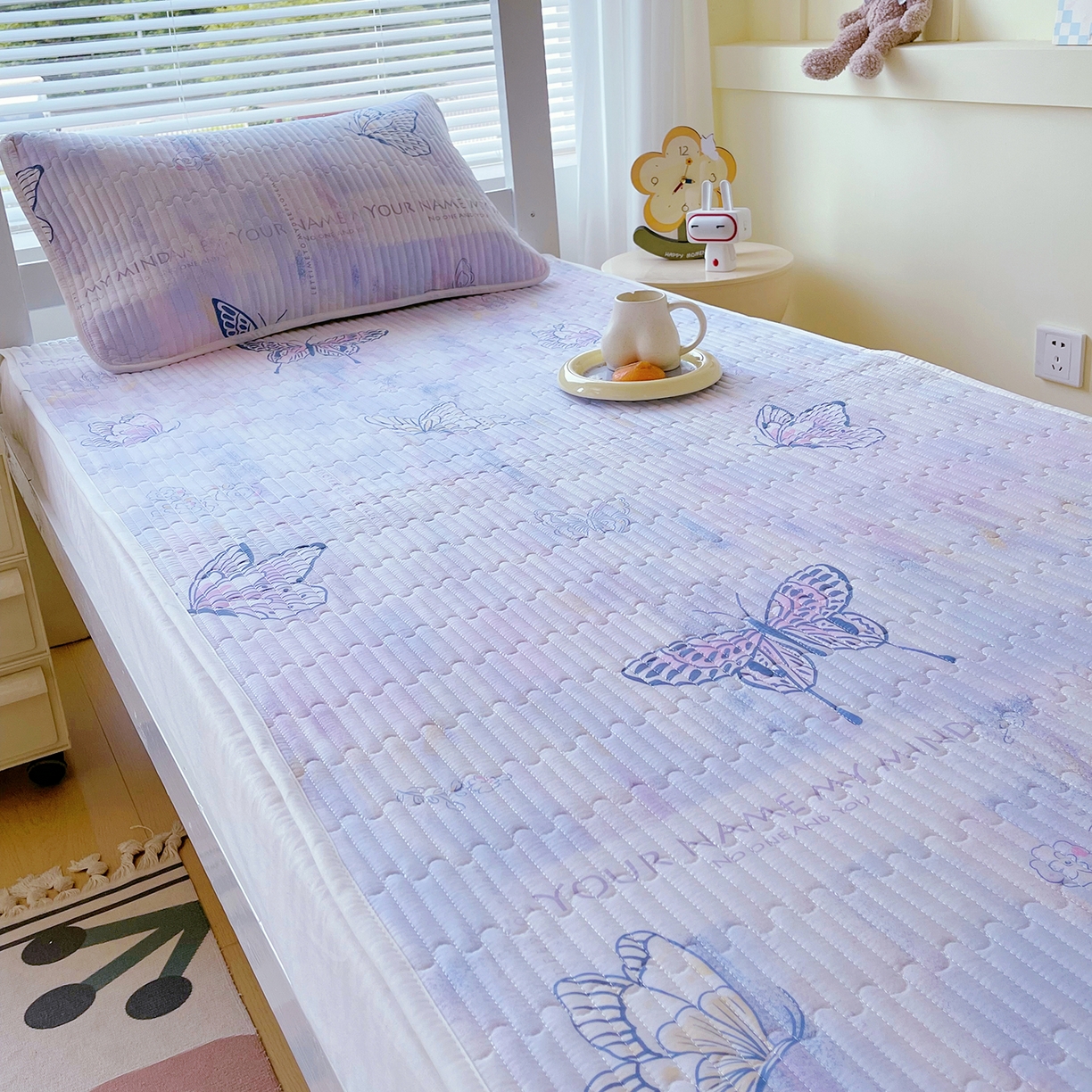 91家纺网 家纺一手货源 找家纺 金鑫汇家纺2025新款A类学生宿舍枕套系列单品 梦蝶