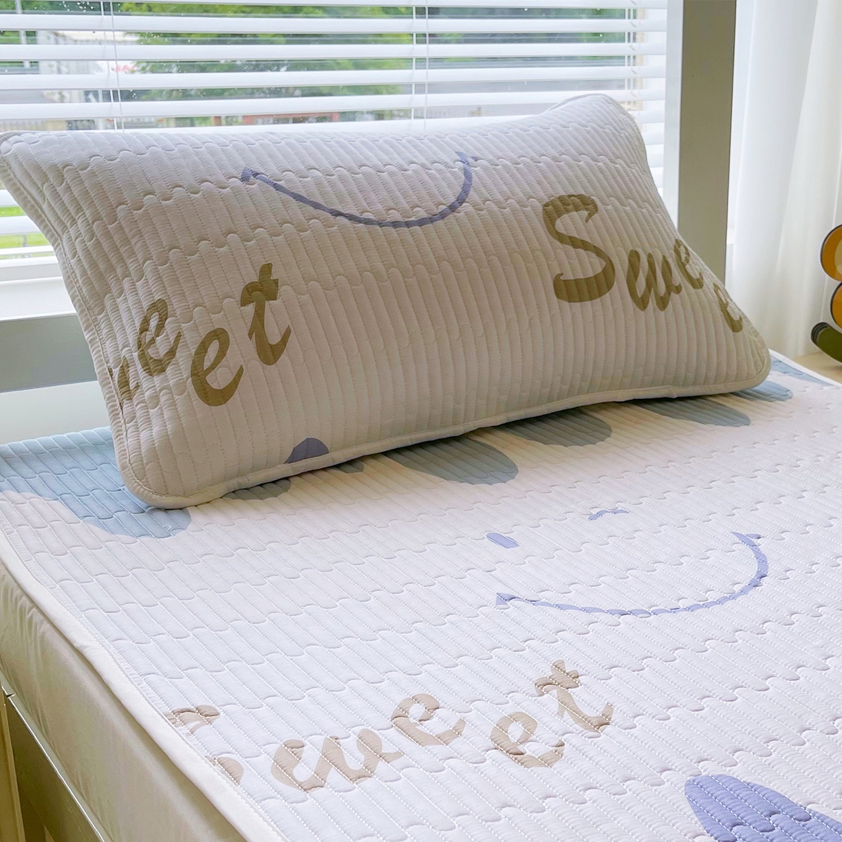 91家纺网 家纺一手货源 找家纺 金鑫汇家纺2025新款A类学生宿舍枕套系列单品 奶油粉