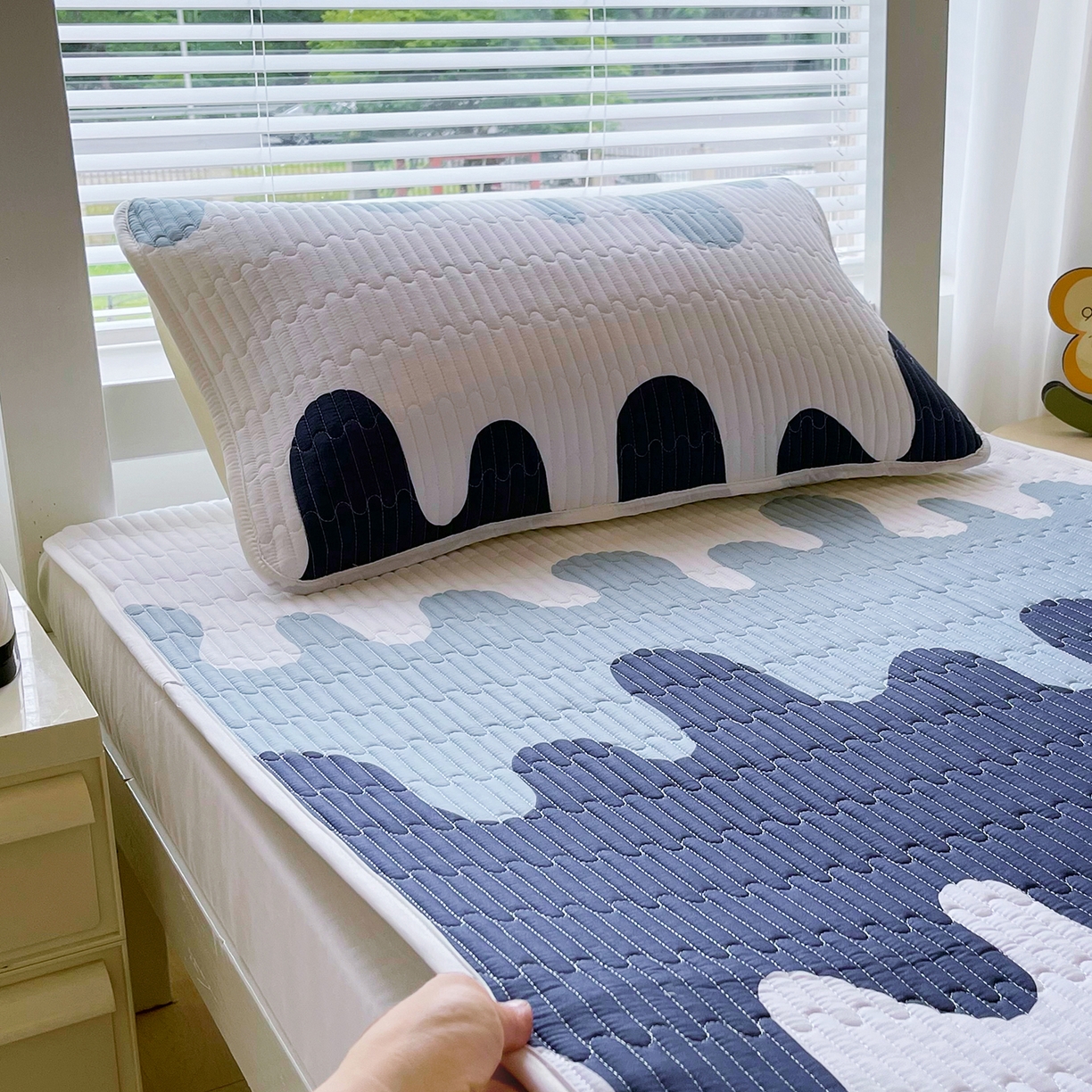 91家纺网 家纺一手货源 找家纺 金鑫汇家纺2025新款A类学生宿舍枕套系列单品 奶油蓝