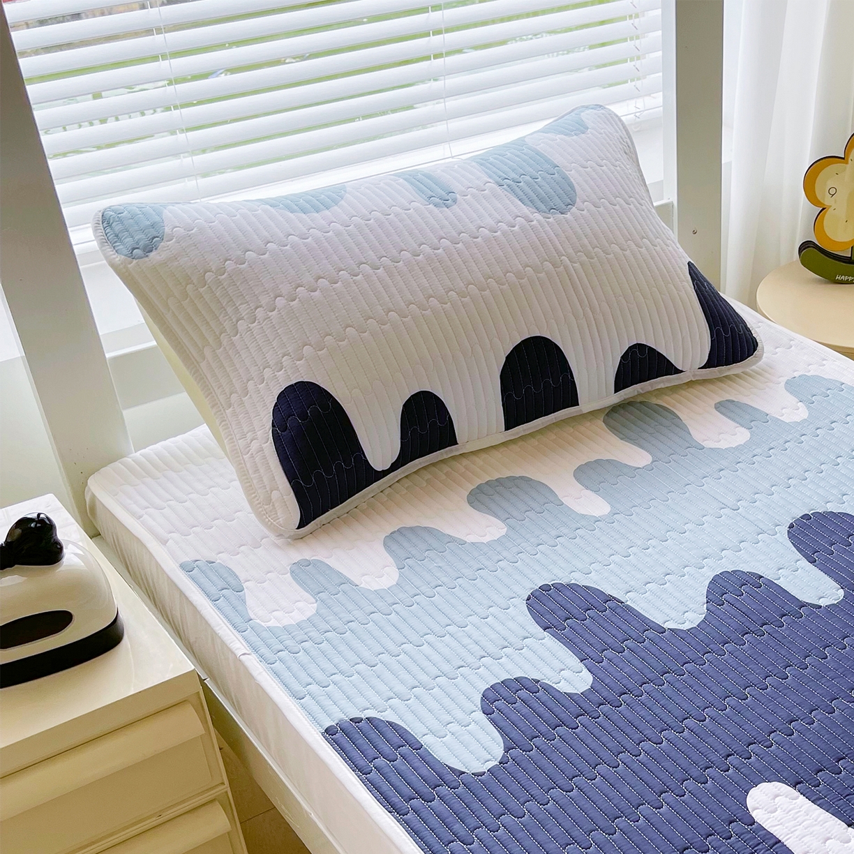 91家纺网 家纺一手货源 找家纺 金鑫汇家纺2025新款A类学生宿舍枕套系列单品 奶油蓝