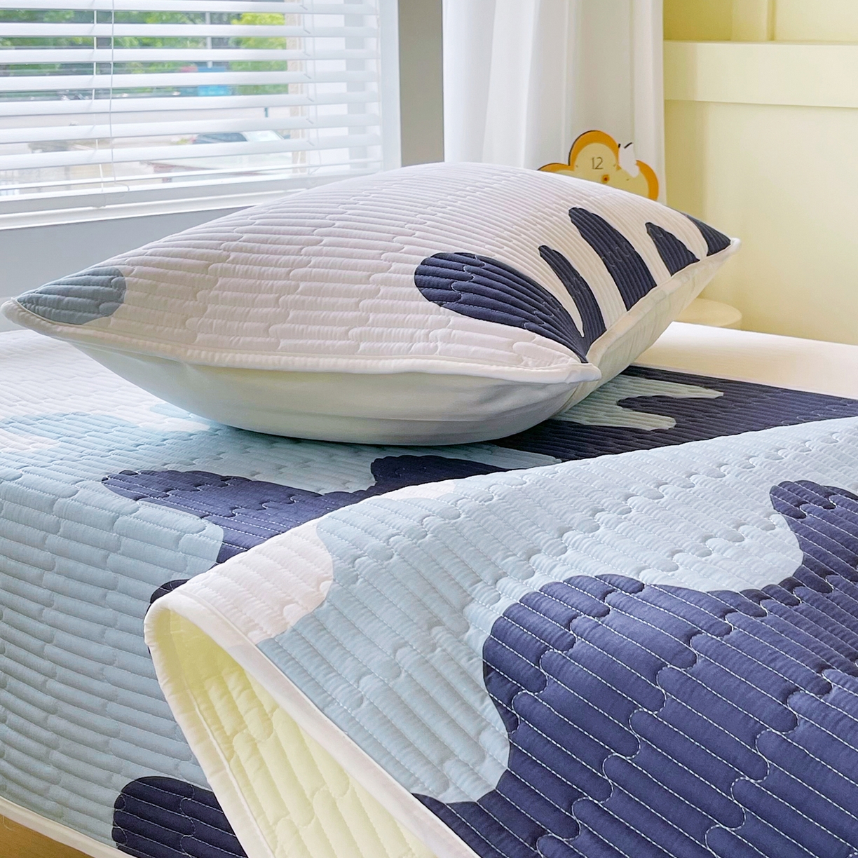 91家纺网 家纺一手货源 找家纺 金鑫汇家纺2025新款A类学生宿舍枕套系列单品 奶油蓝