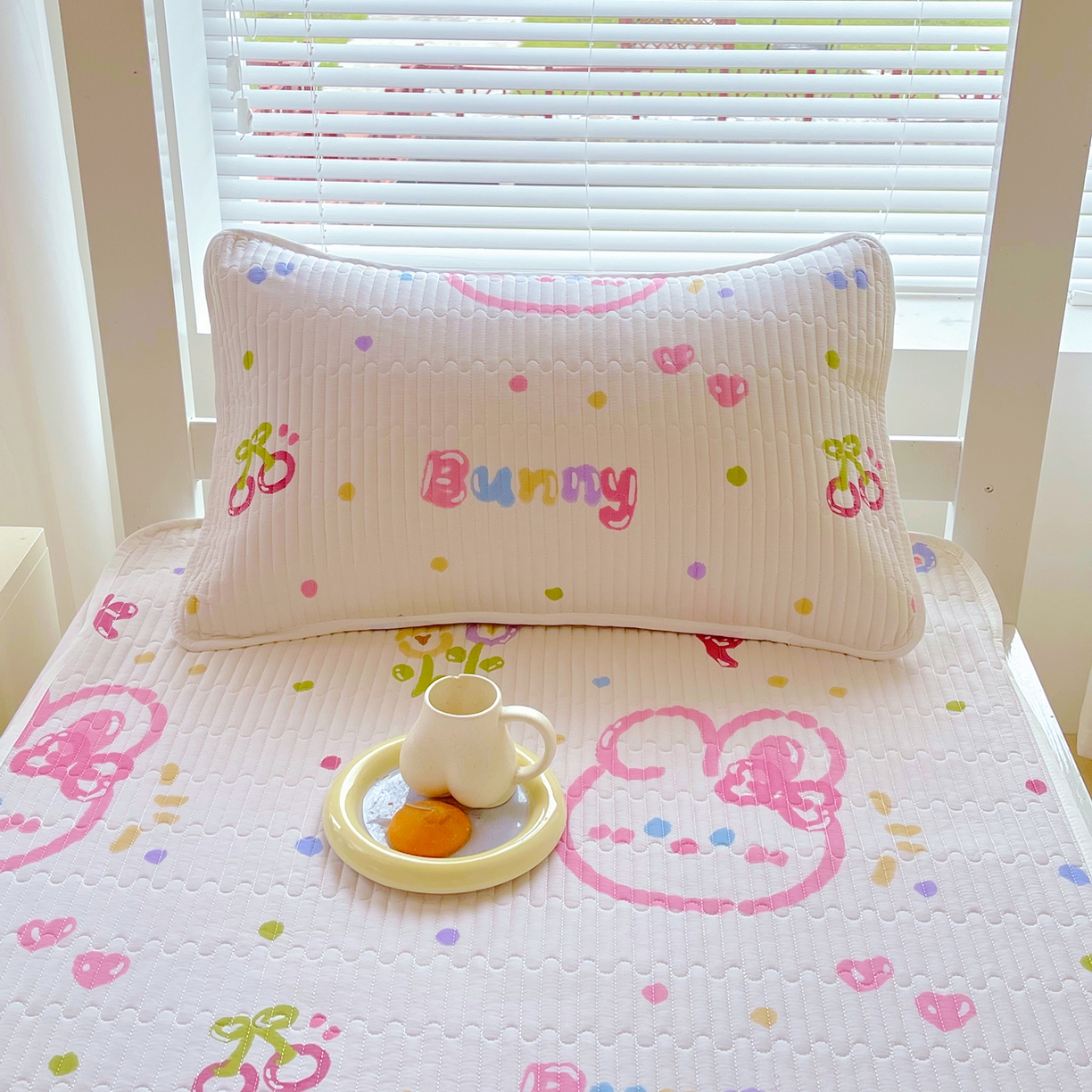 91家纺网 家纺一手货源 找家纺 金鑫汇家纺2025新款A类学生宿舍枕套系列单品 奇趣小兔