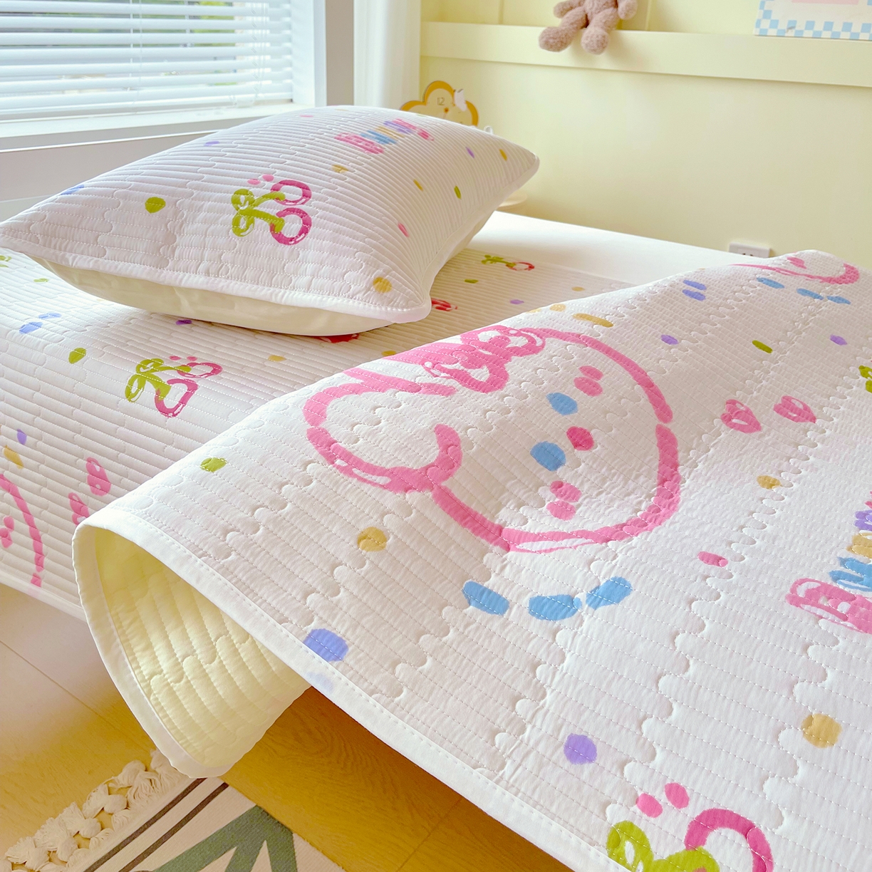 91家纺网 家纺一手货源 找家纺 金鑫汇家纺2025新款A类学生宿舍枕套系列单品 奇趣小兔