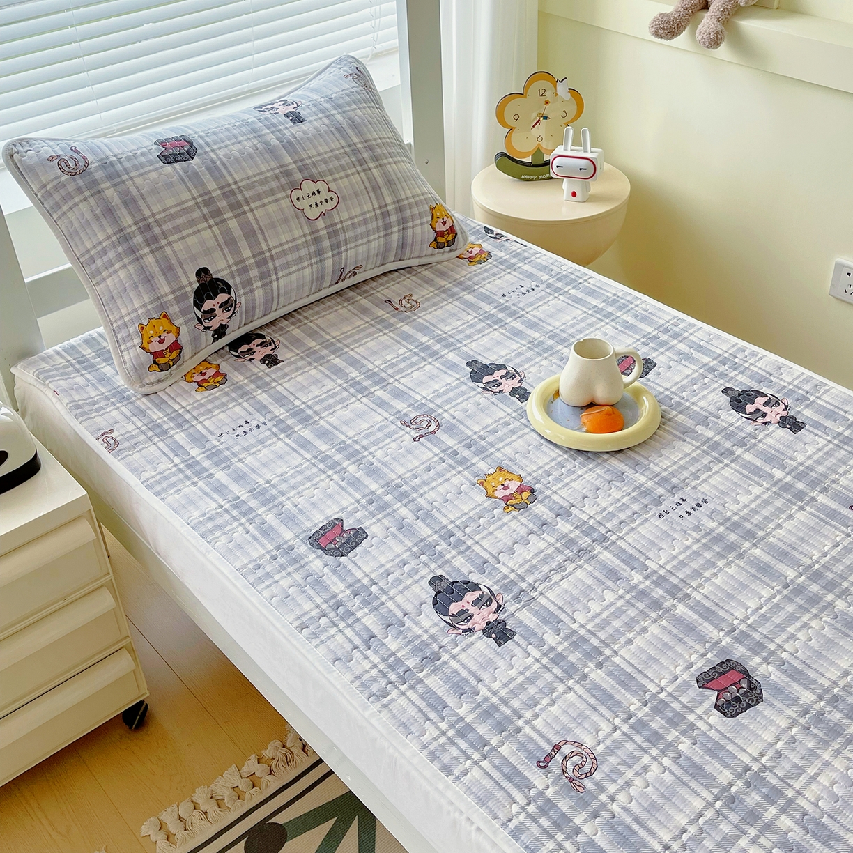 91家纺网 家纺一手货源 找家纺 金鑫汇家纺2025新款A类学生宿舍枕套系列单品 无畏申公豹·灰