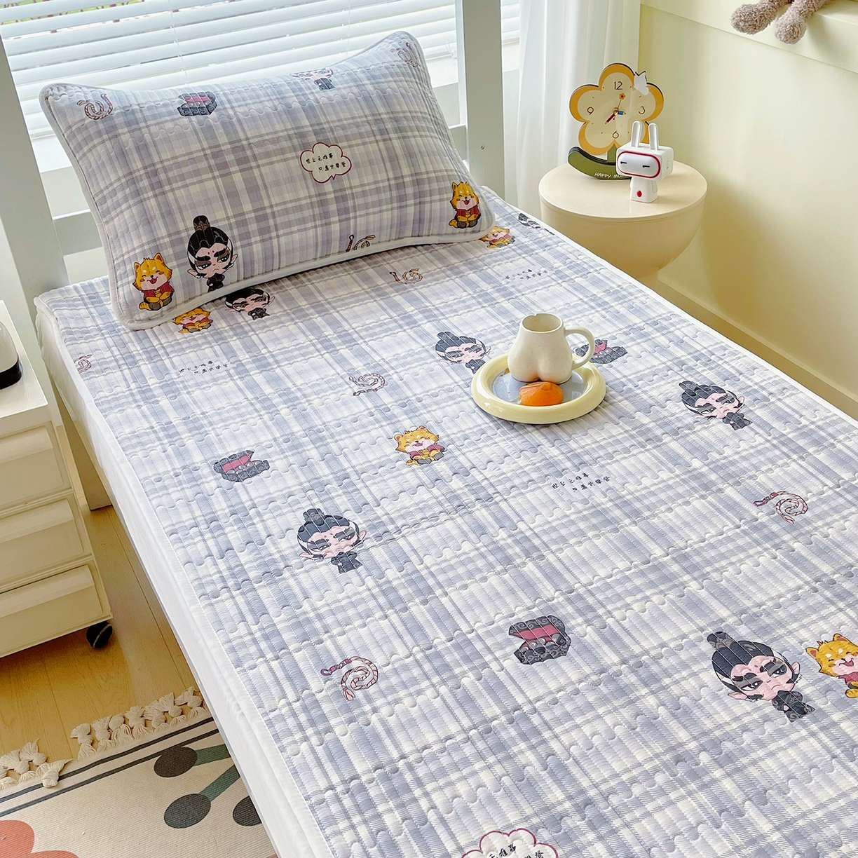 91家纺网 家纺一手货源 找家纺 金鑫汇家纺2025新款A类学生宿舍枕套系列单品 无畏申公豹·灰