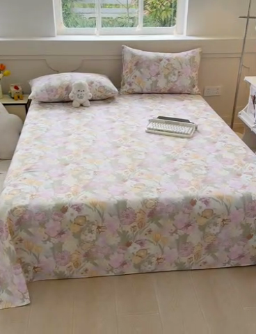 91家纺网 家纺一手货源 找家纺 爱彼家纺  2025新款锦柔老粗布席子凉席床单热卖花型 法式花园