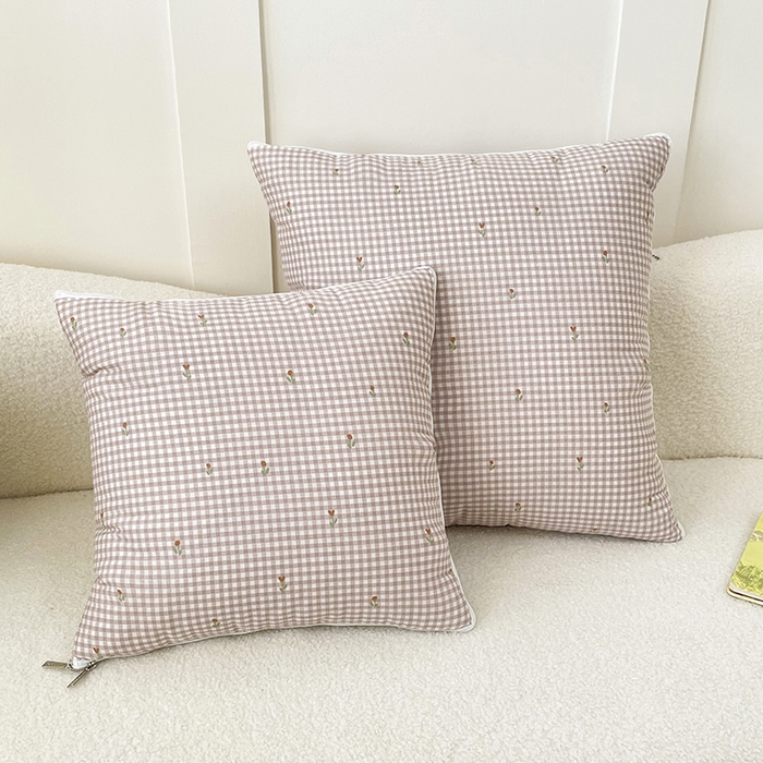 91家纺网 家纺一手货源 找家纺 番茄+ 2025新款13370全棉印花卡通抱枕被 粉格小花咖