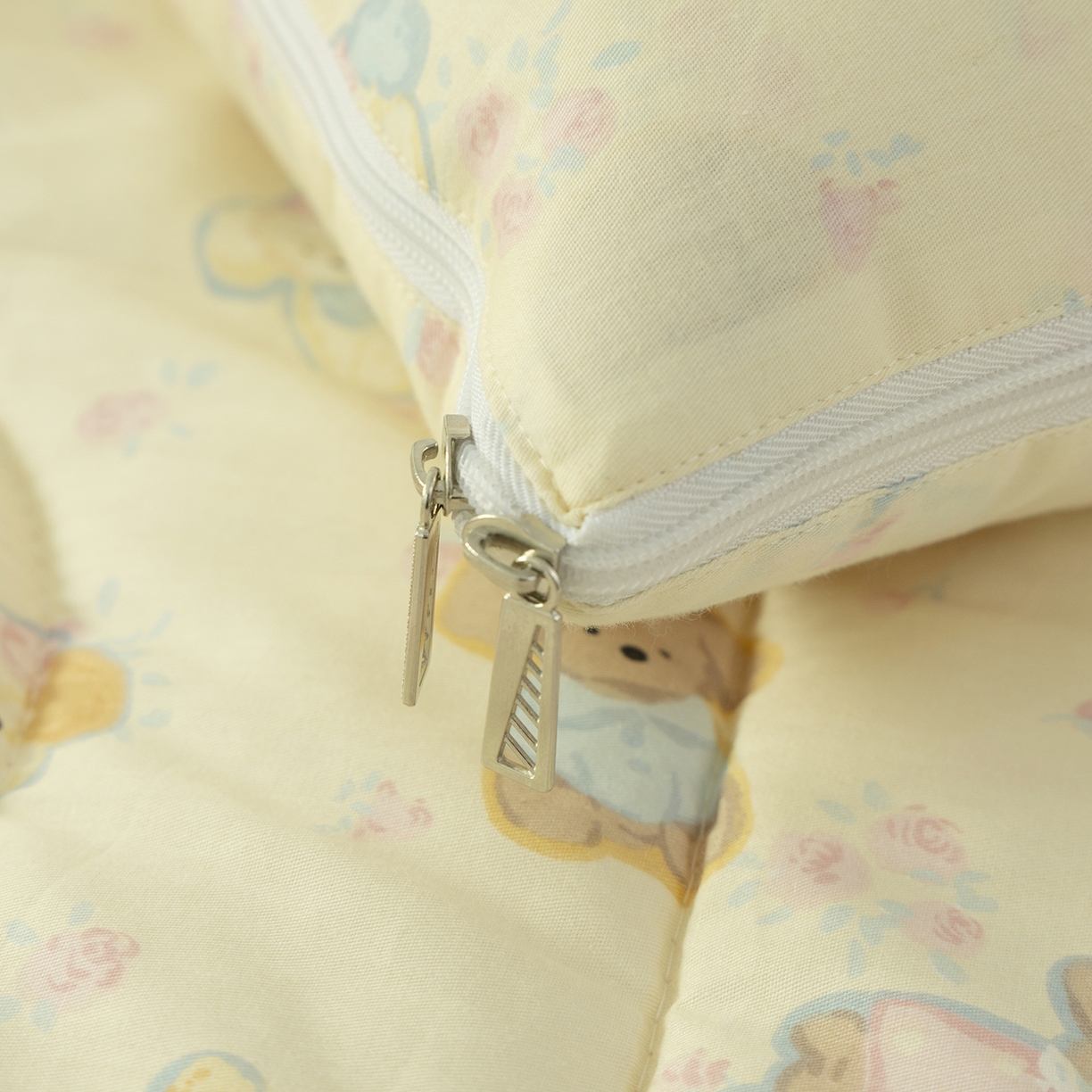 91家纺网 家纺一手货源 找家纺 番茄+ 2025新款13370全棉印花卡通抱枕被 泡芙小狗