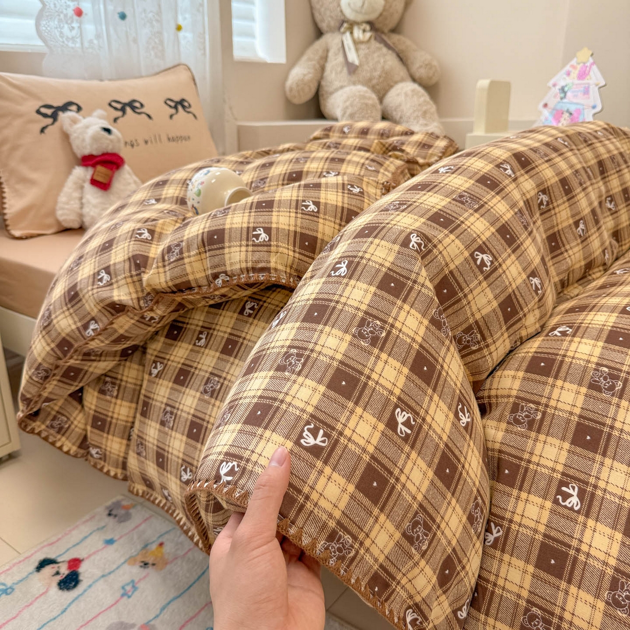 91家纺网 家纺一手货源 找家纺 沐辰 2025新款全棉双层纱A类贝壳边学生床三件套 好运蝴蝶结